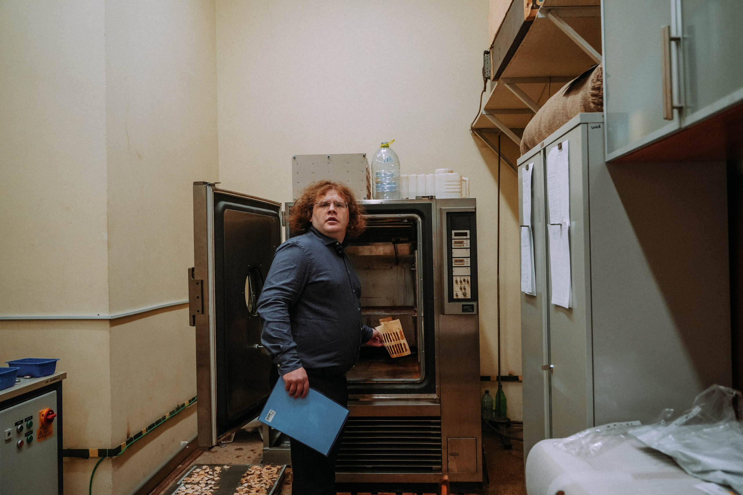 ЛИКИ НАУКИ. Стрит-фотография, полная абсурда, идиотизма и красоты