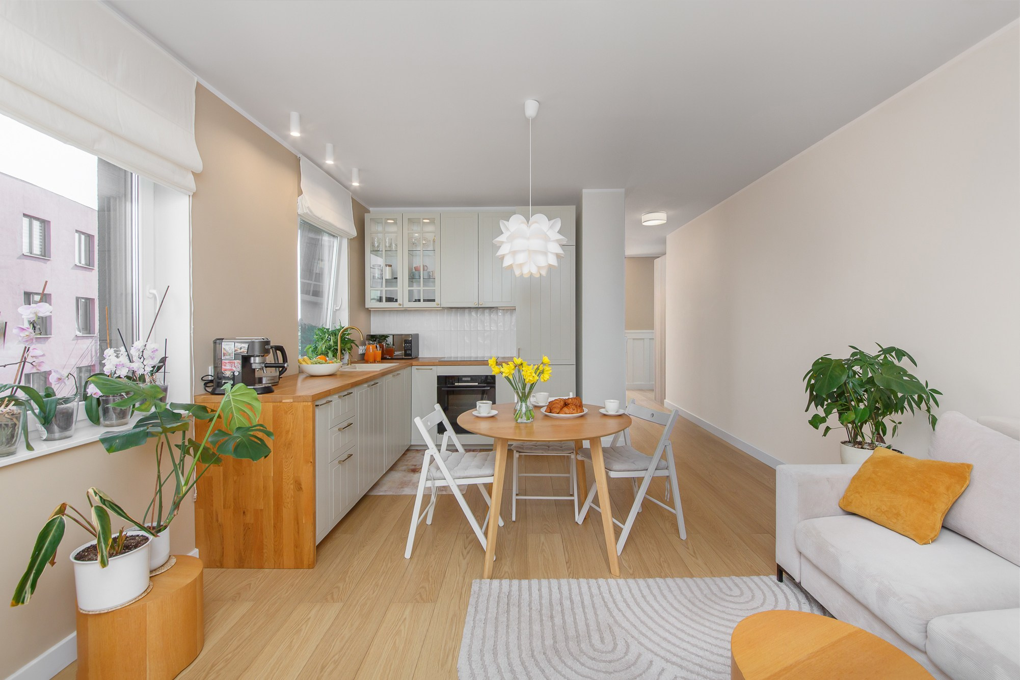 Fotografia nieruchomości, wnętrz, mieszkań, restauracji, biur i apartamentów. Wedding and portrait photographer in Poland Vitali Frozen