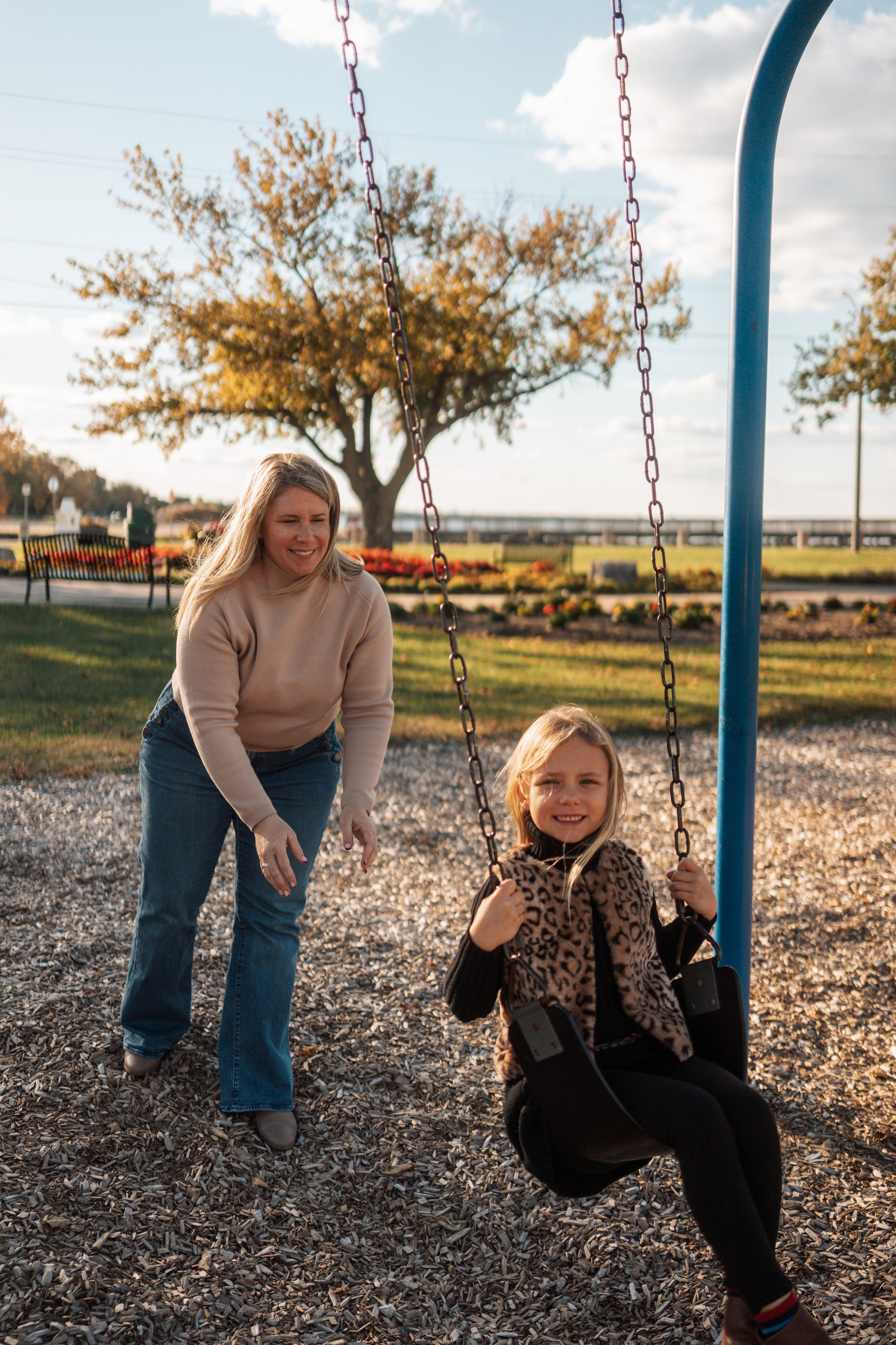 Professional family photographer in Ontario
