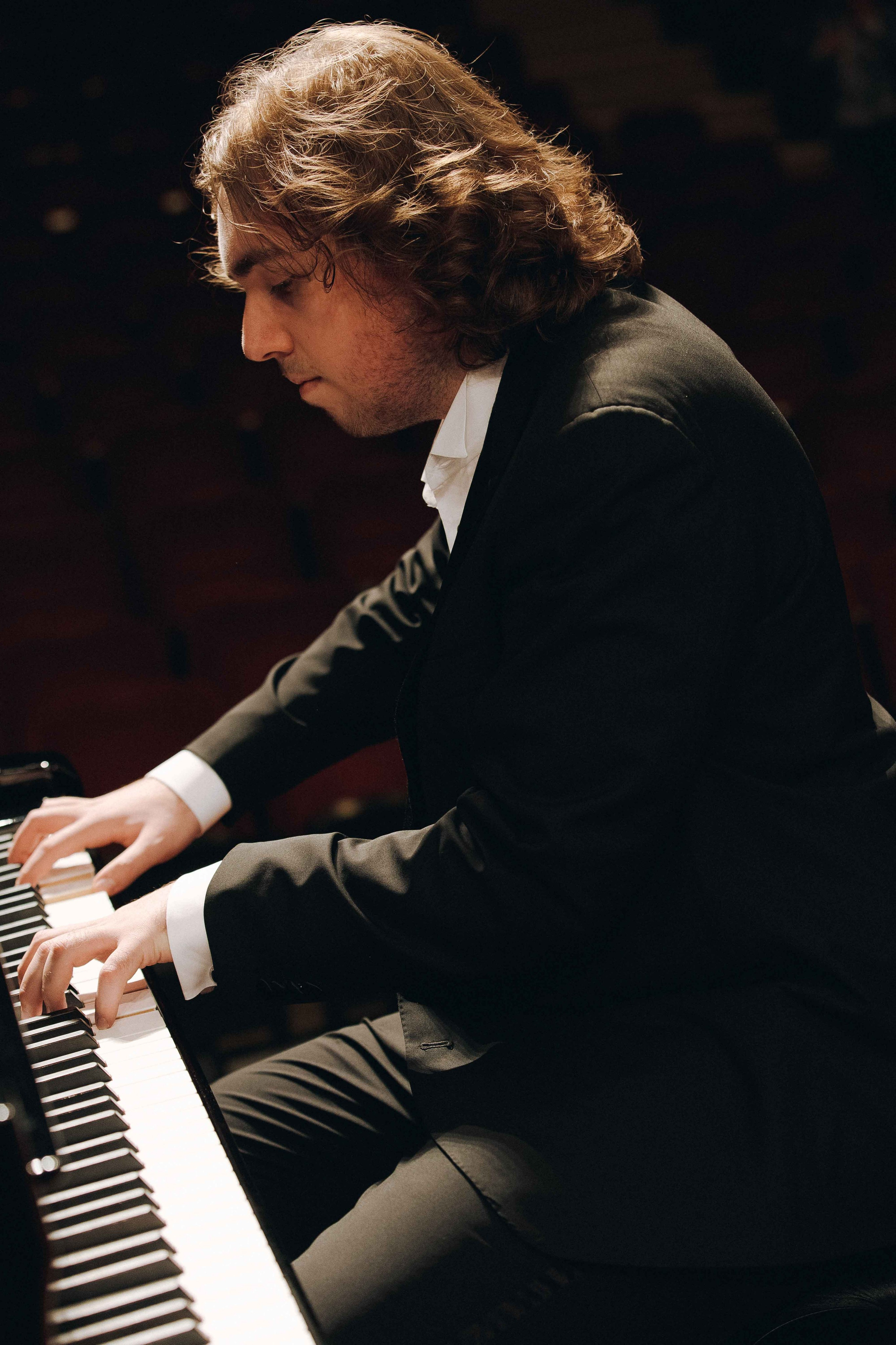 The Tchaikovsky Academic Grand Symphony Orchestra in Istanbul. Wedding&Event photographer Ismail Rzayev in Baku