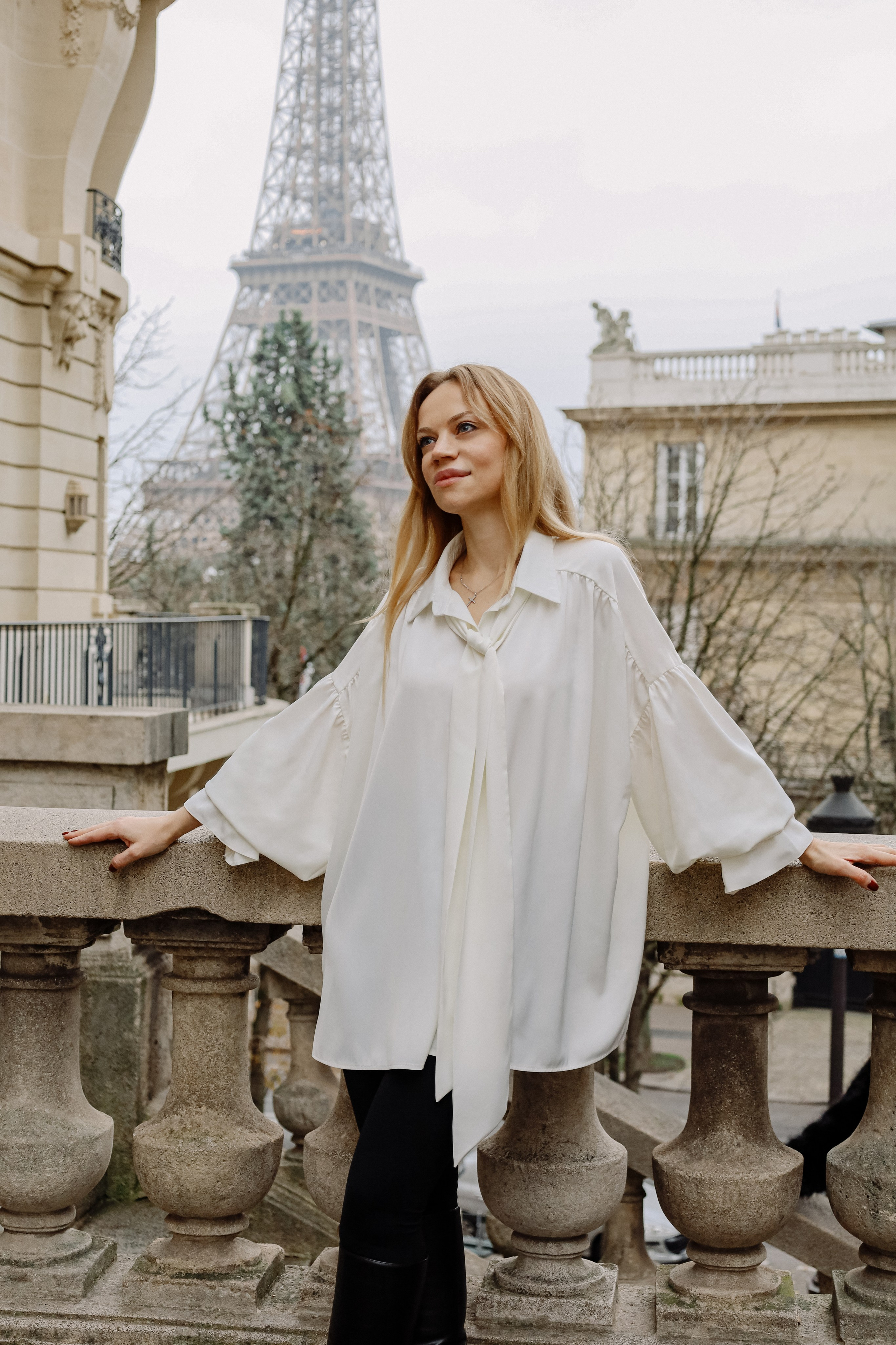 Street Style Photoshoot of Veronika in Paris | Vlada Photo Art. Photographer in Paris: Vlada PhotoArt
