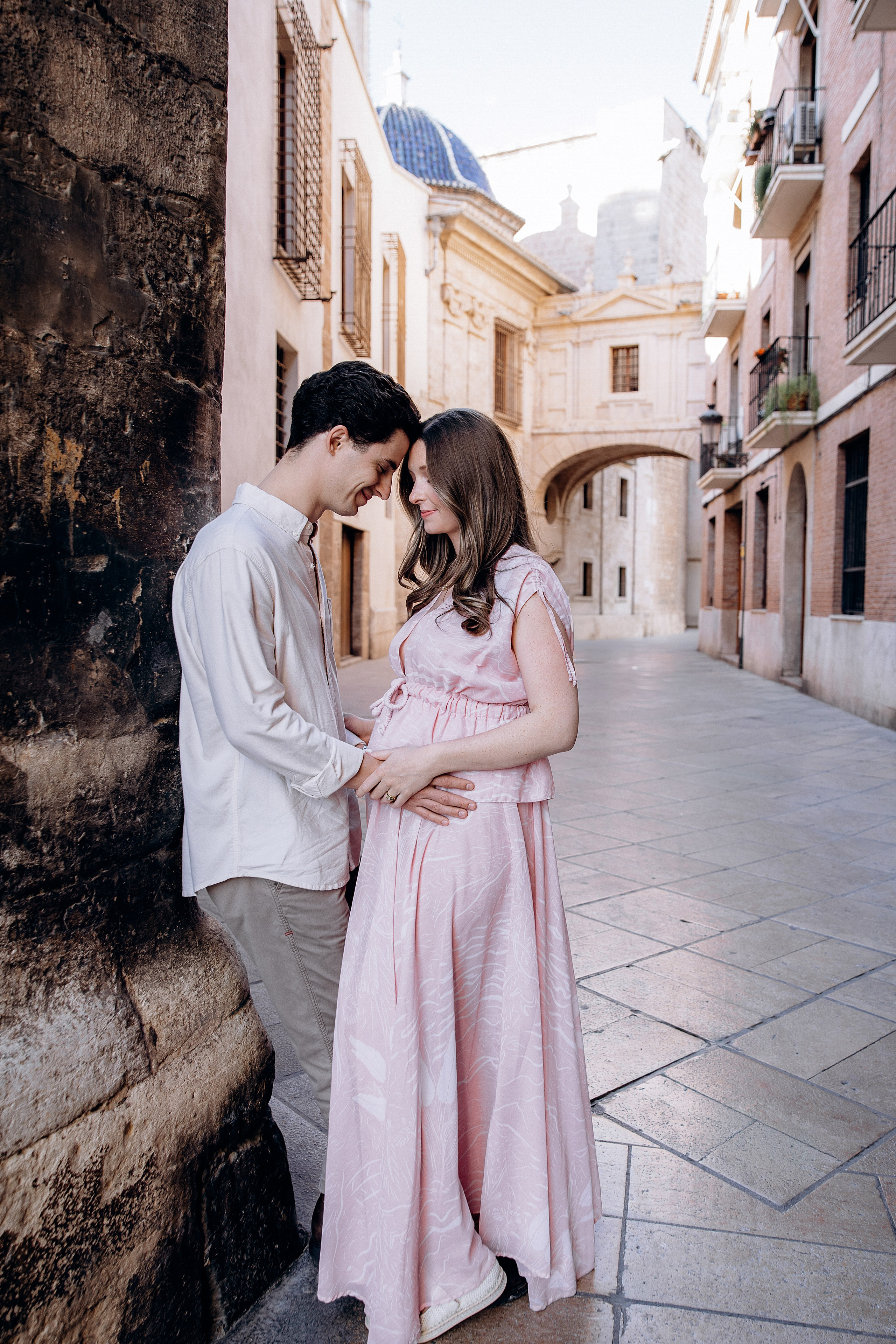 Hermosa Fotografía de Embarazo por Julia Gnatenko | Sesiones de Maternidad en Valencia, Alicante, Barcelona. Julia Gnatenko — Fotógrafa en Valencia, Alicante, Barcelona, España y Europa