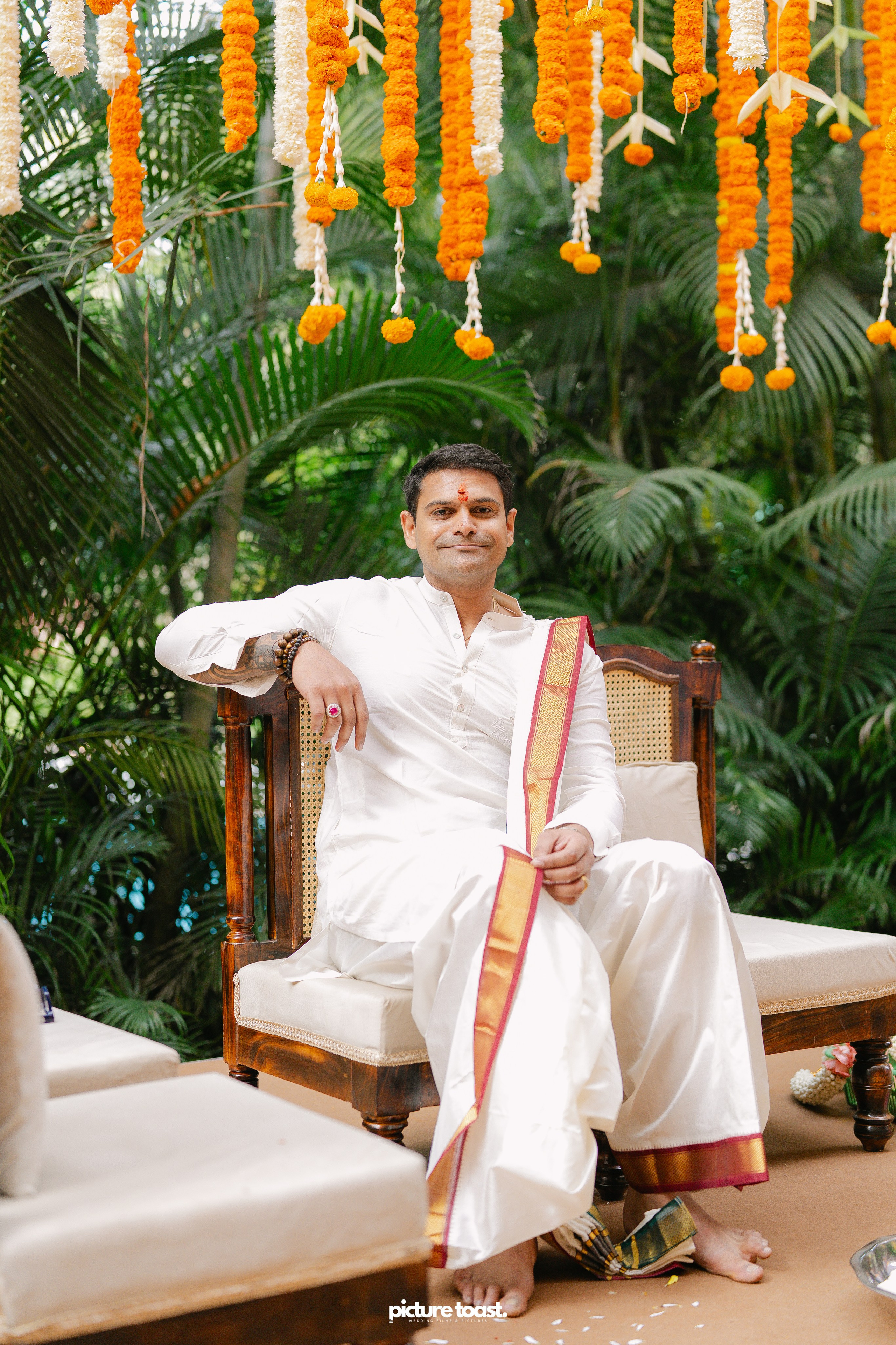 South Indian Wedding Ft. Aashna & Rajiv. Fine art Wedding Photographers in India & Canada