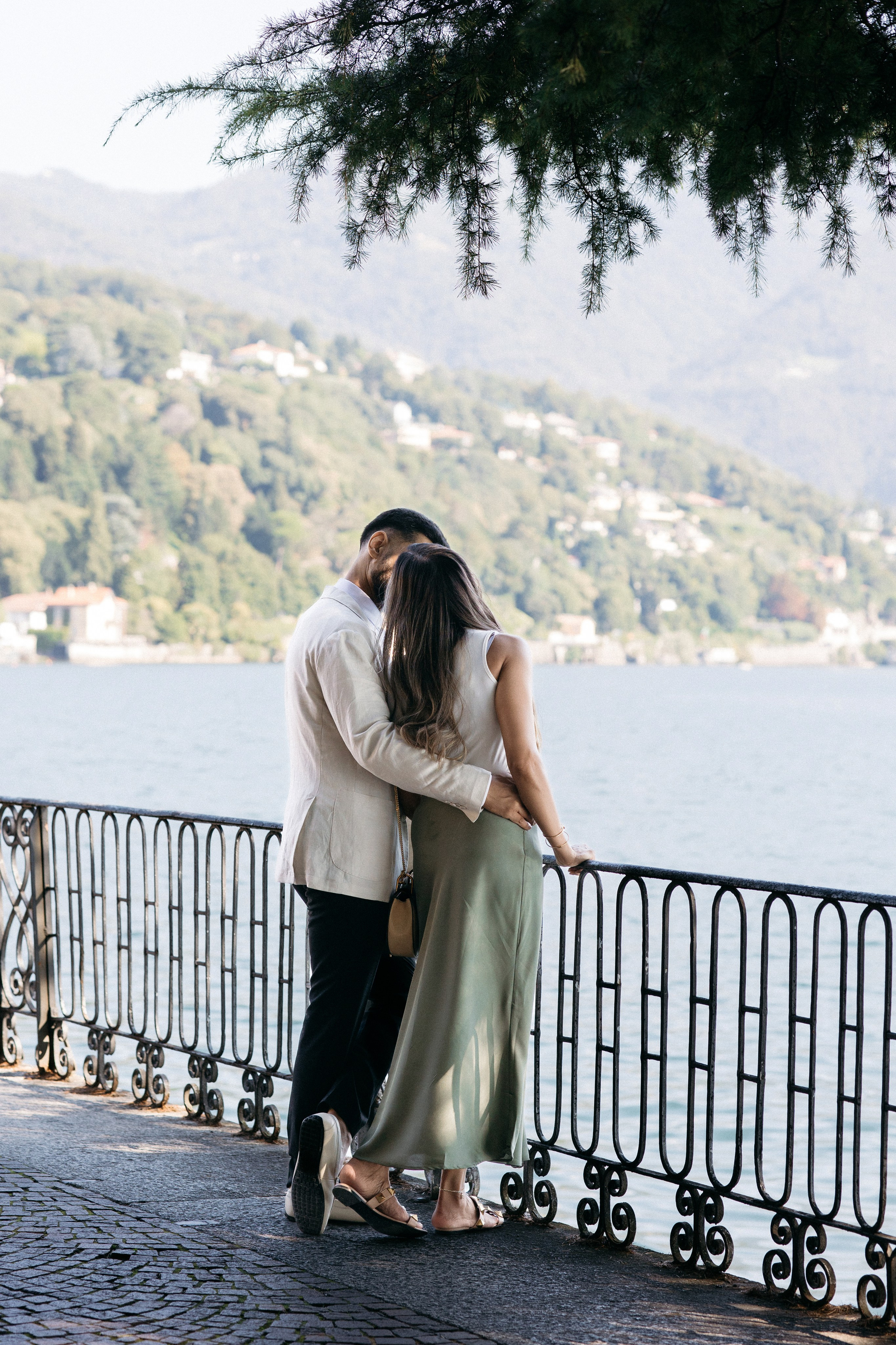 She said yes 💍. Wedding photographer in Italy