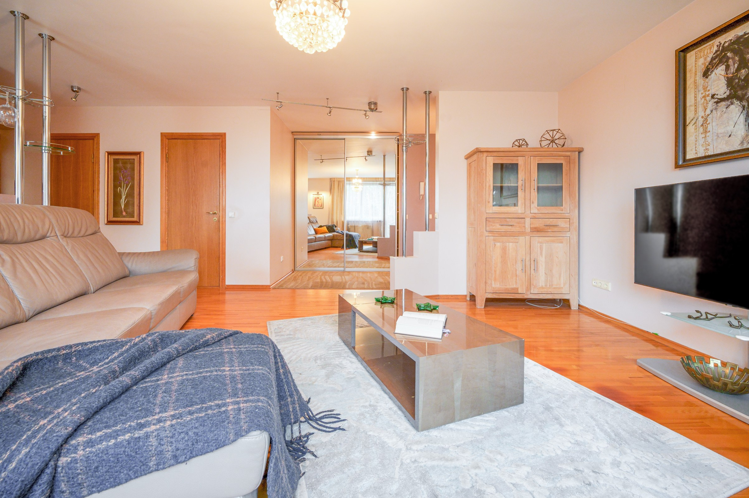 2--jų kambarių butas L. Gyros 80, Vilnius. Elina Sapiega fotografė Vilniuje