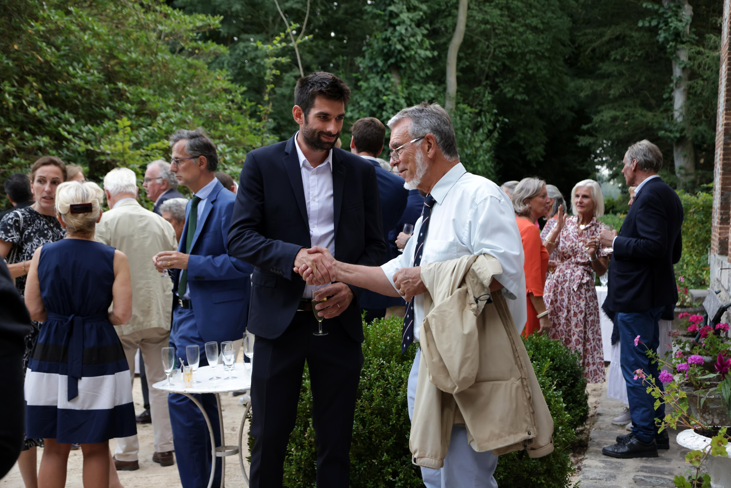 Edouard Philippe remet les insignes à Anne de Bagneaux-Savatier. Natalia Bogdanovska. Films et photographie corporate en France