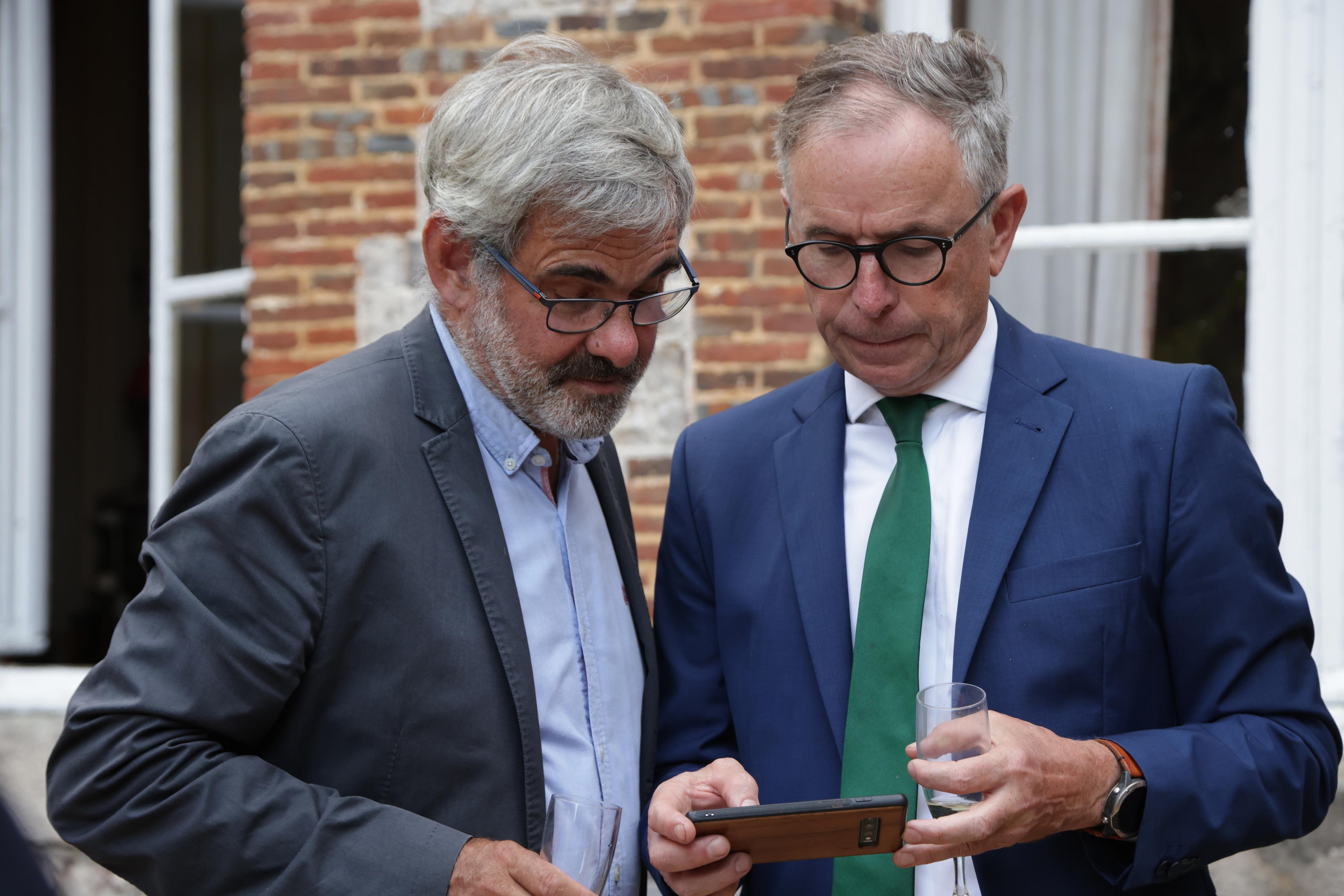 Edouard Philippe remet les insignes à Anne de Bagneaux-Savatier. Natalia Bogdanovska. Films et photographie corporate en France