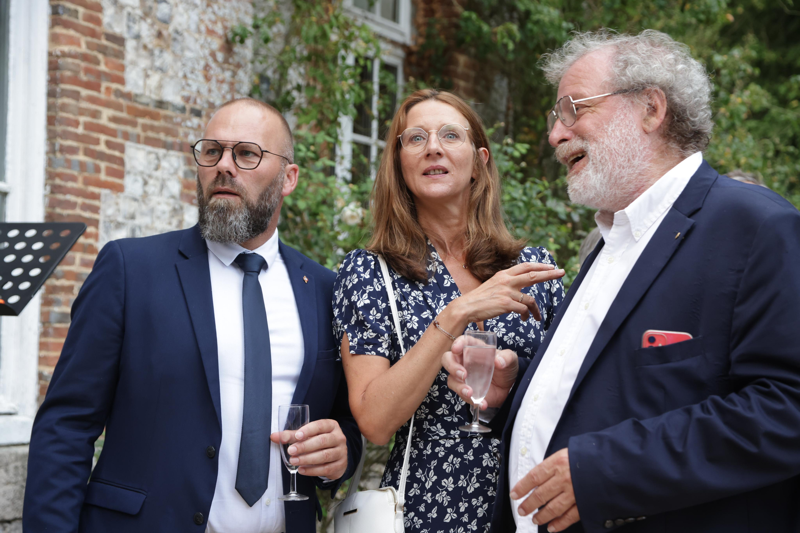Edouard Philippe remet les insignes à Anne de Bagneaux-Savatier. Natalia Bogdanovska. Films et photographie corporate en France