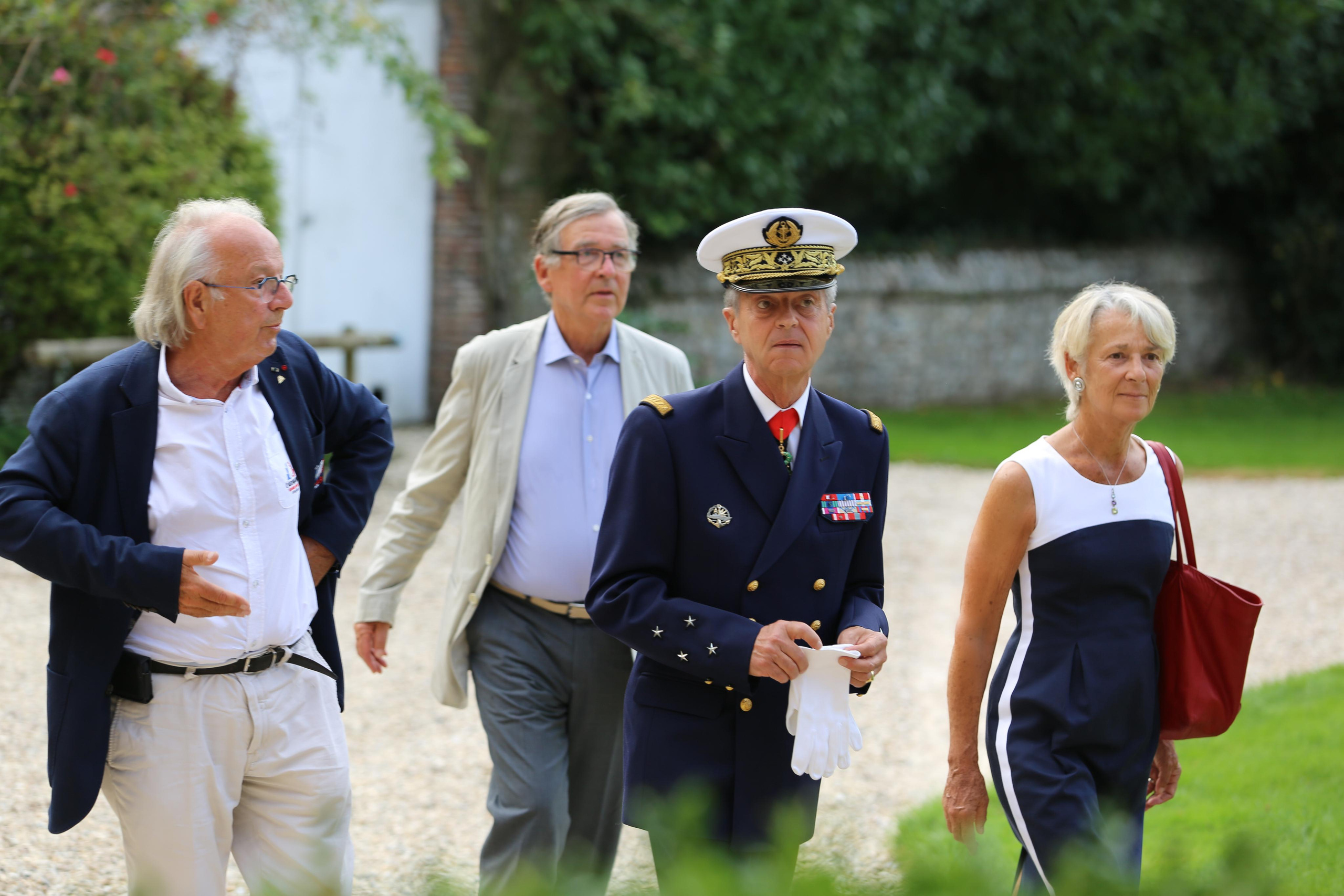 Edouard Philippe remet les insignes à Anne de Bagneaux-Savatier. Natalia Bogdanovska. Films et photographie corporate en France