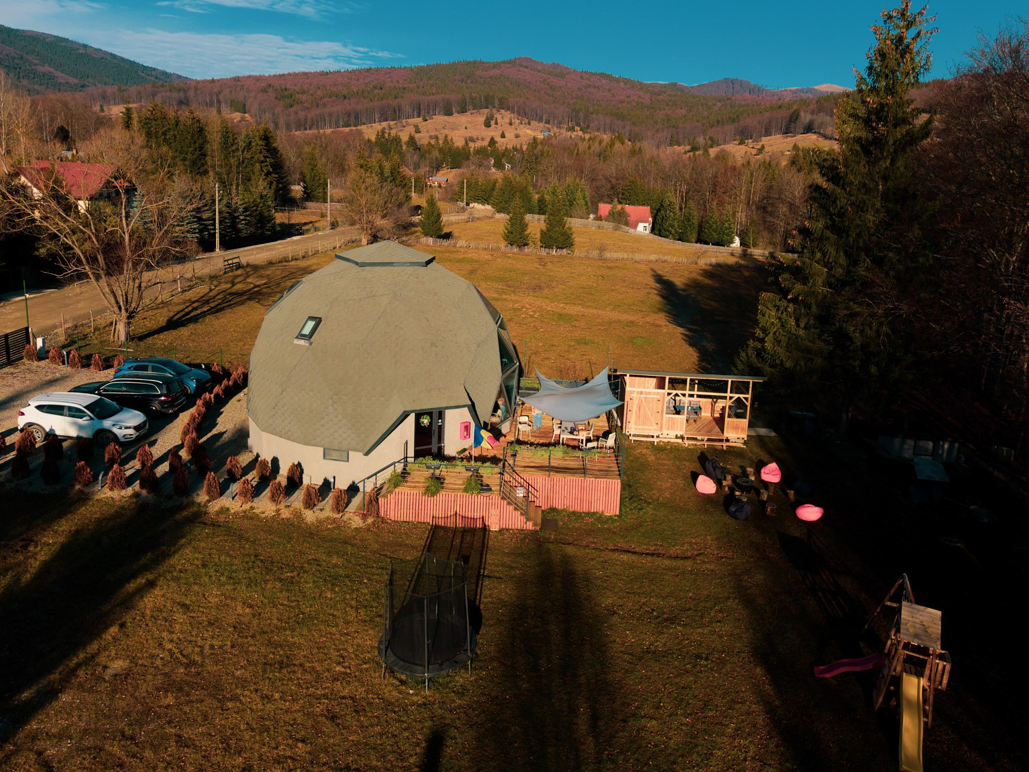 Exclusive Dome. Creste si calatoreste