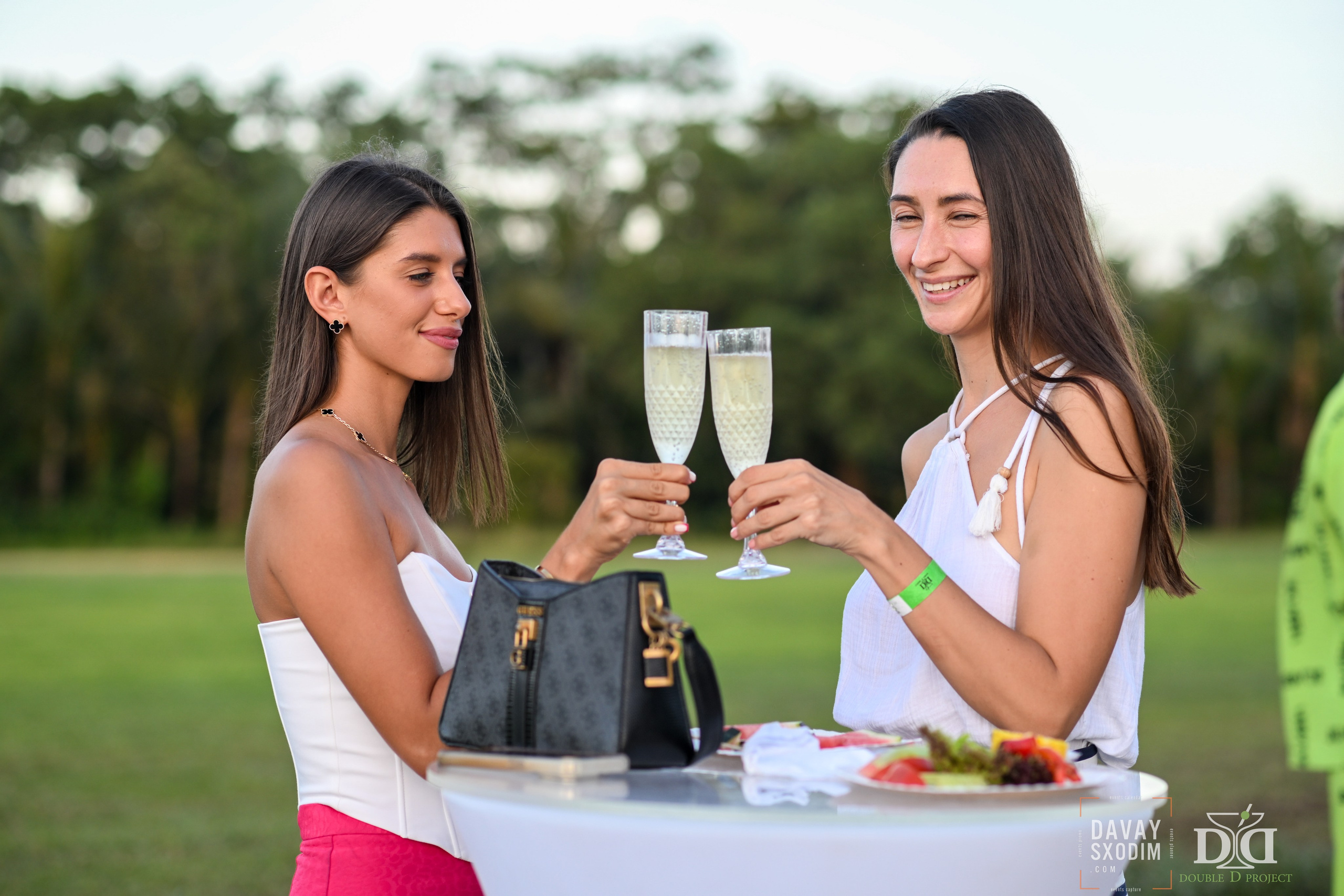 Вечеринка на аэродроме | Фоторепортаж | Афиша | DAVAYSXODIM.com PHUKET. АФИША|ФОТОРЕПОРТАЖИ|ИВЕНТЫ|ПХУКЕТ