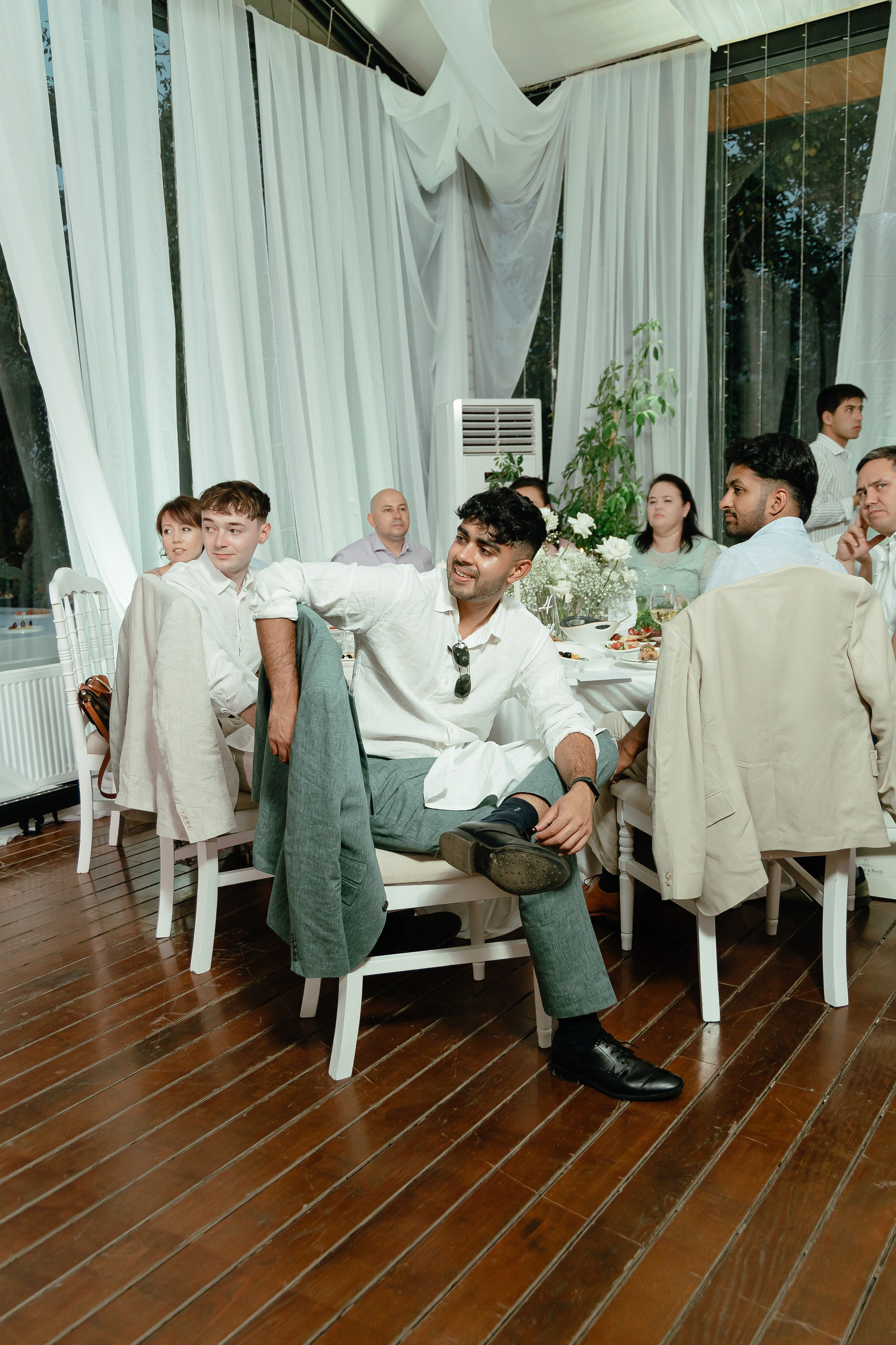 Thomas & Suyumbika. Главная