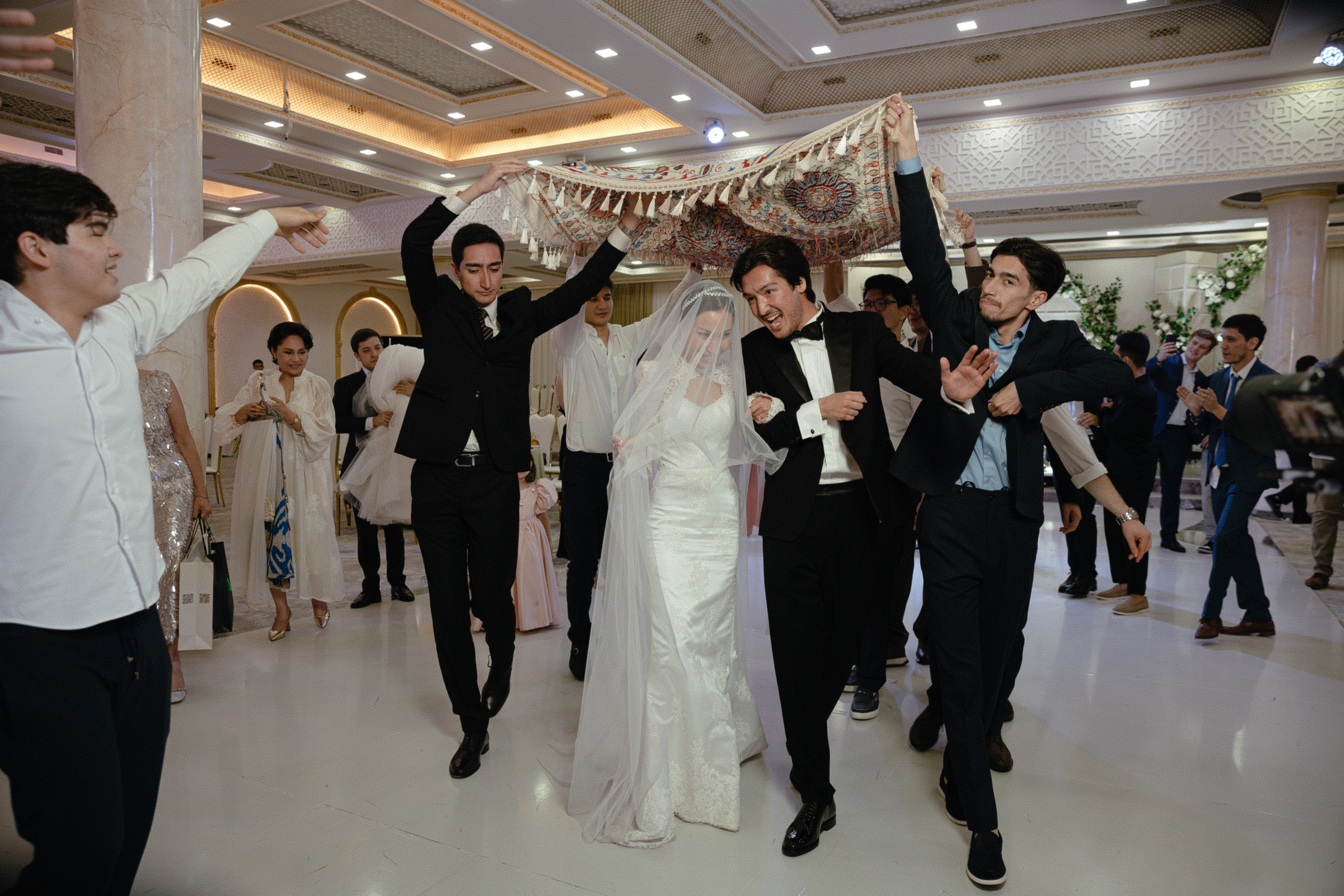 Botir & Zukhra. Главная