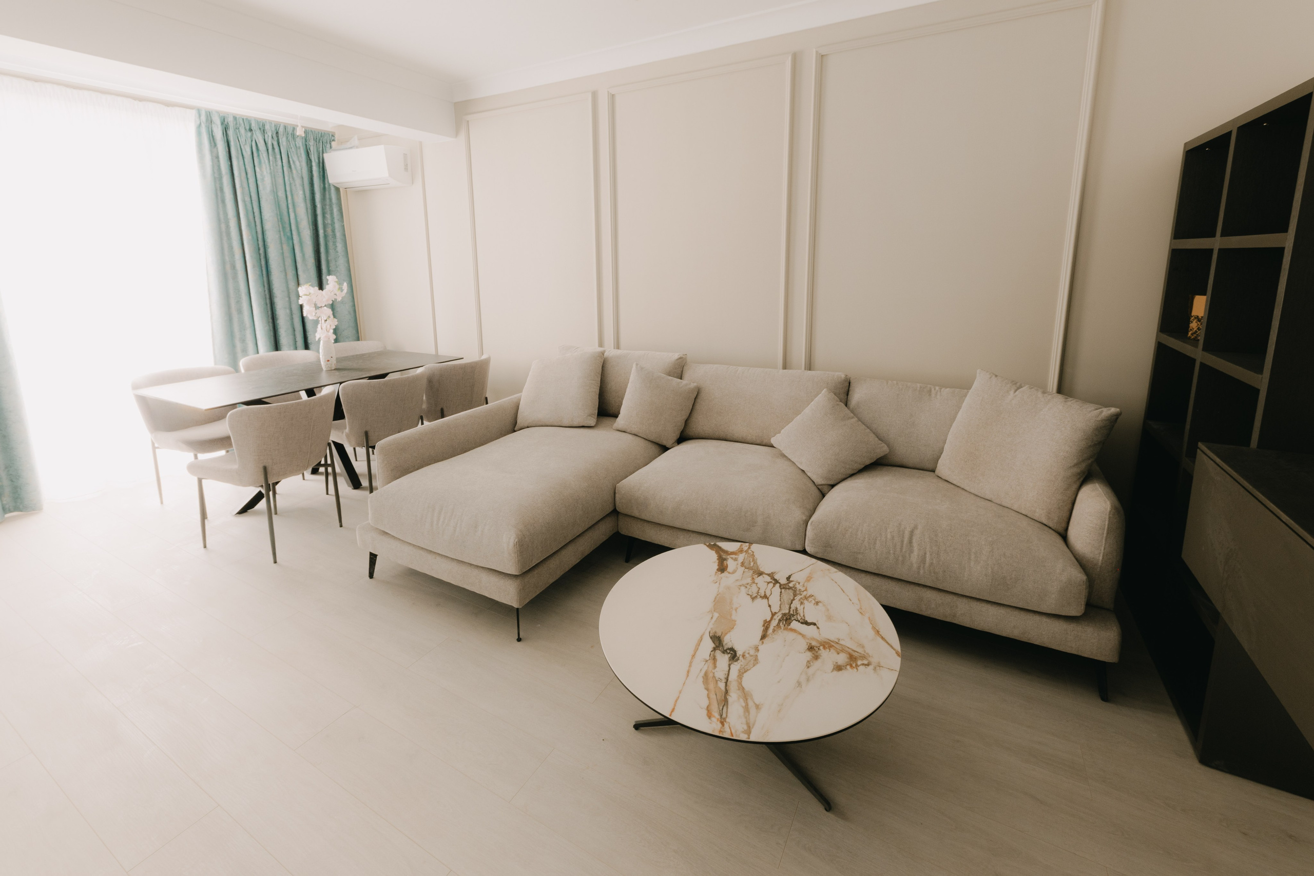 Imobiliare & Interioare - Foto