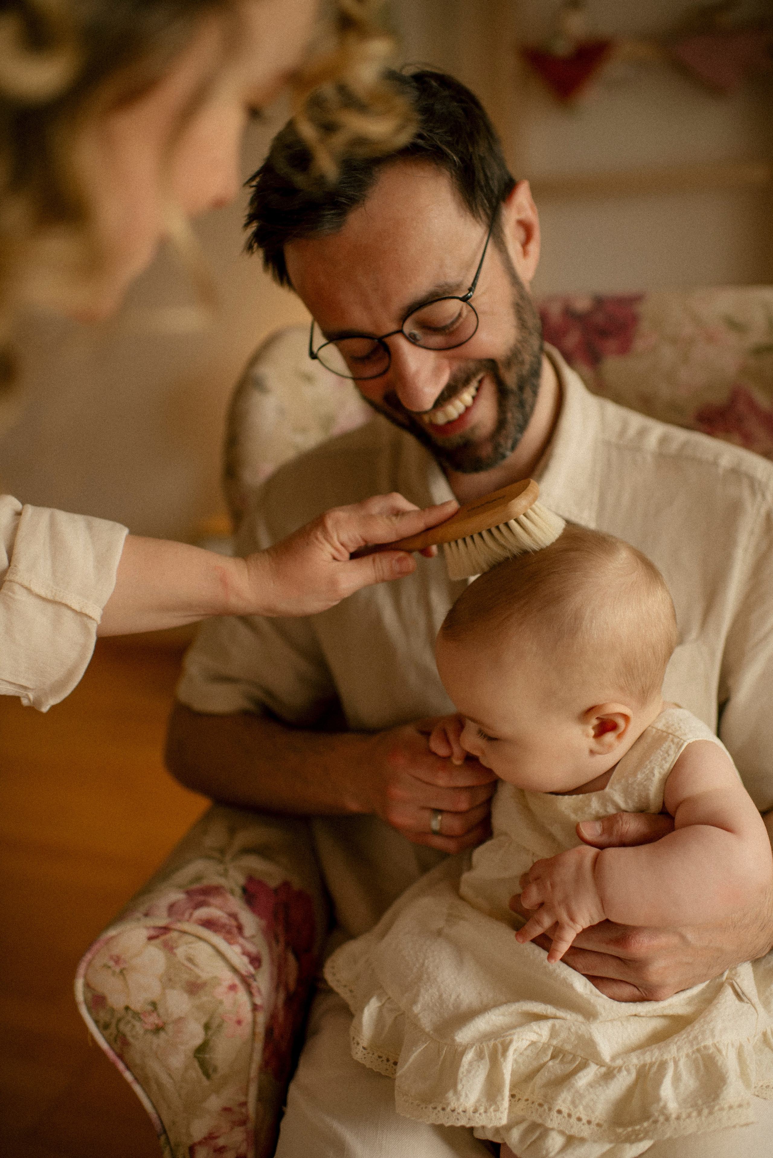 Malwina Rafael and Klara. Polina Sobol — family & documentary photographer in Bern. Outdoor & urban photo sessions for families, kids and couples