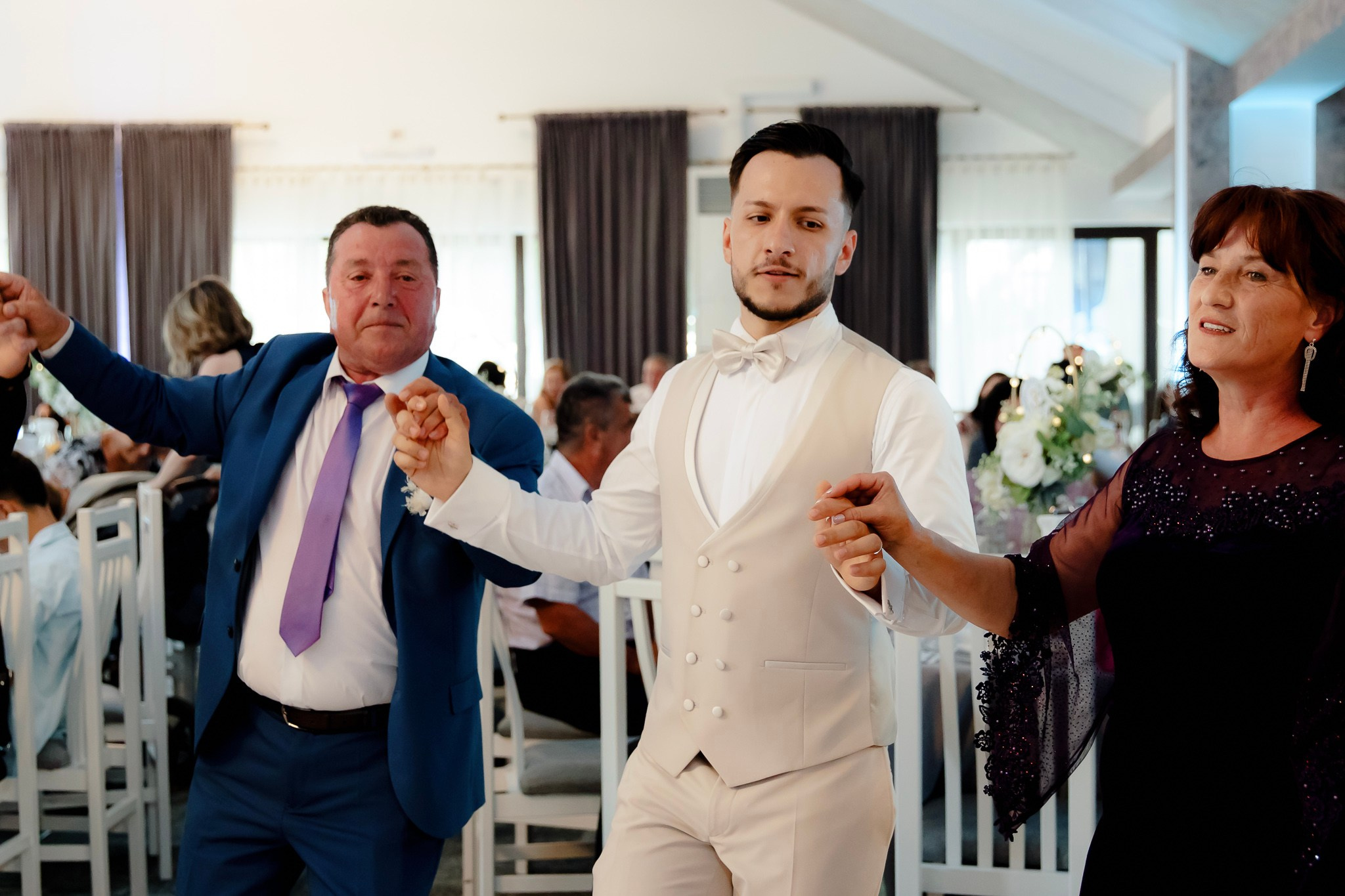 Ioana & Ionuț | Nuntă de poveste la Păstrăvăria Poiana din Mălini județul Suceava. Servicii foto-video profesionale, pentru momente de neuitat