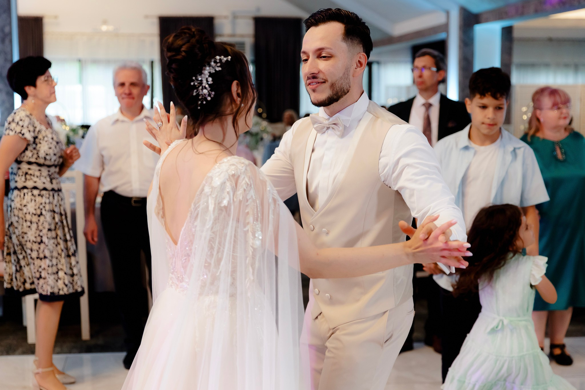 Ioana & Ionuț | Nuntă de poveste la Păstrăvăria Poiana din Mălini județul Suceava. Servicii foto-video profesionale, pentru momente de neuitat