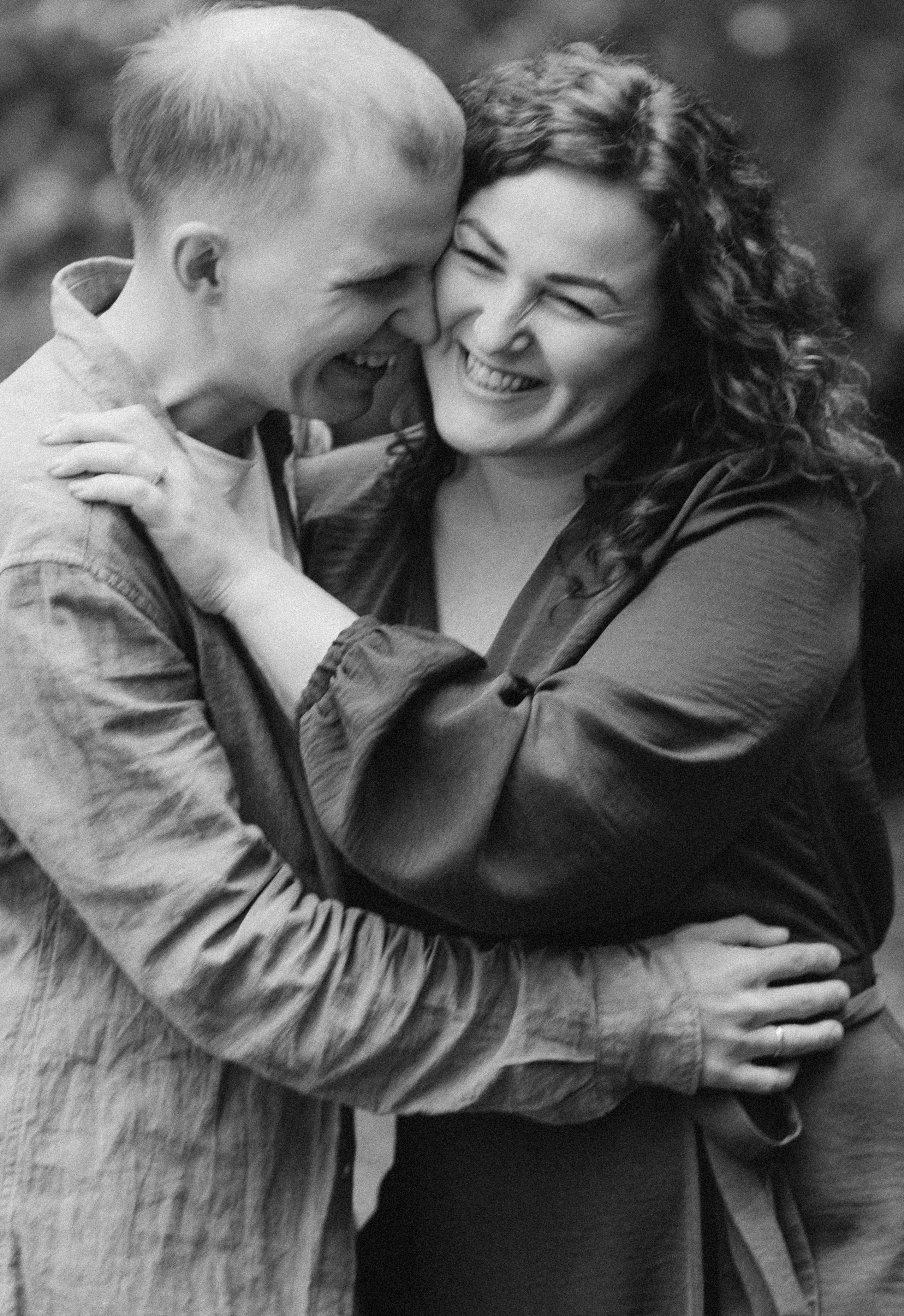 Family walking in the park. Family photographer in Vilnuis Svetlana Naumova