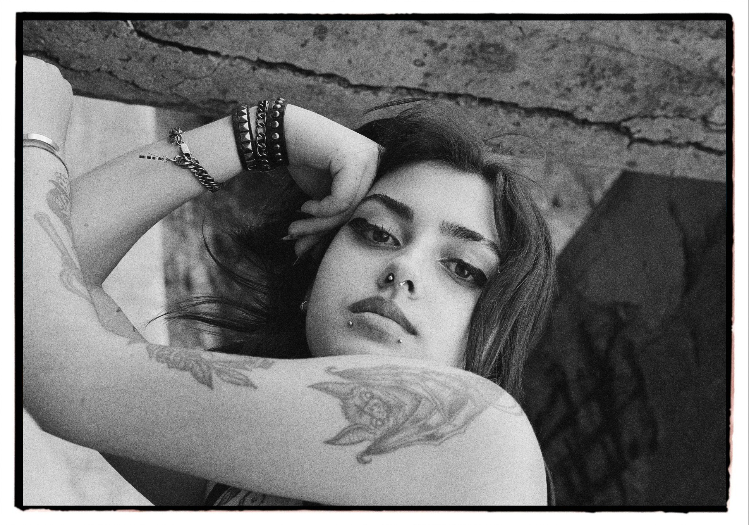 Veronica / ILFORD HP5. Portrait photographer in Madeira — Marina Shtukina