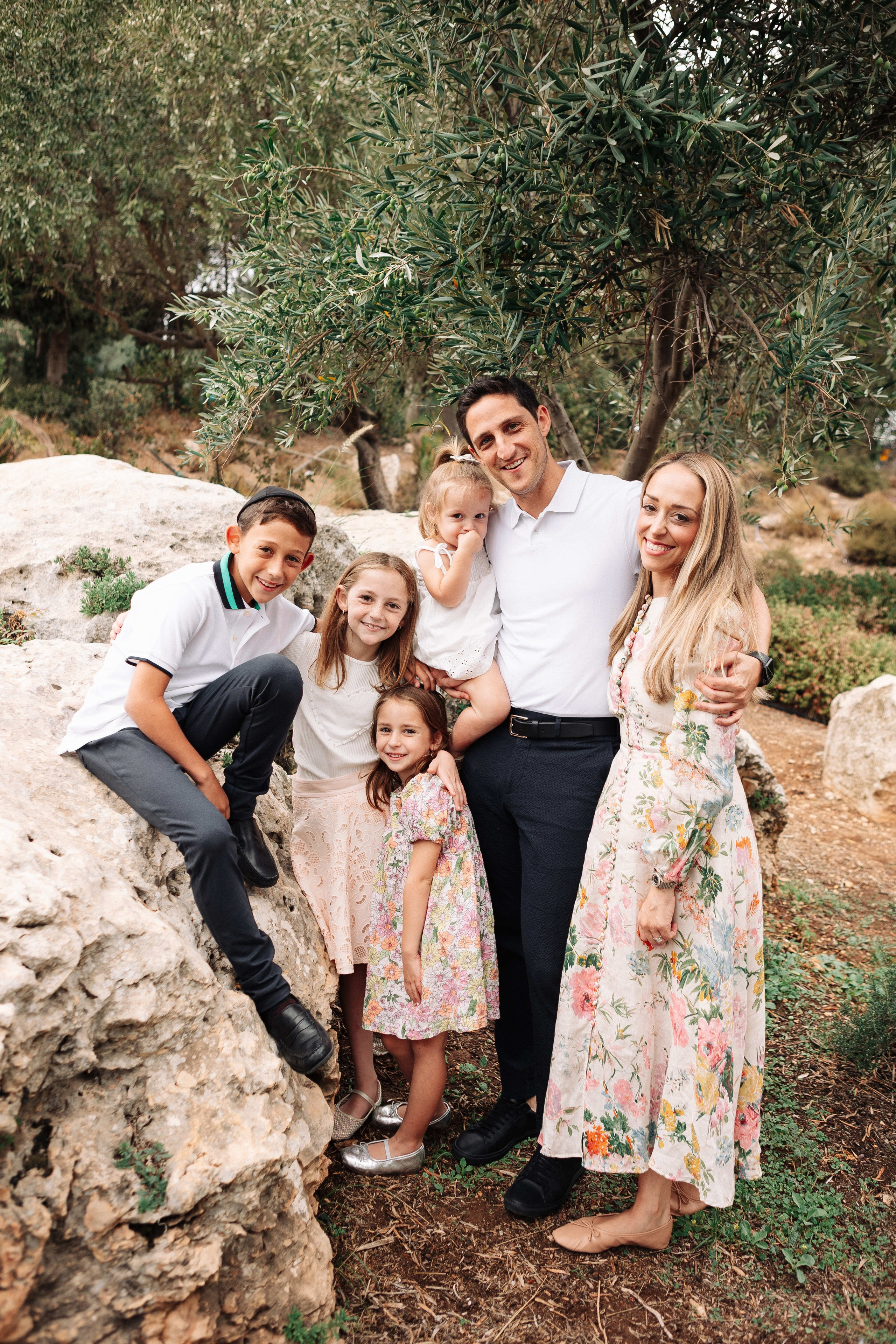 BIG FAMILY IN YAMIN MOSHE. Https://shi-photo.com/