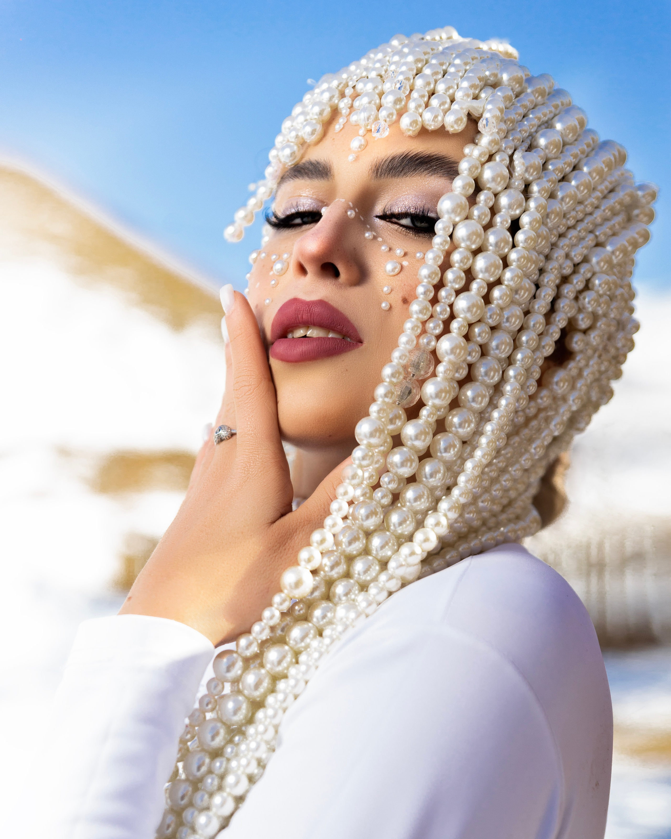 Глубокая ретушь. Аяна Крапивкина — профессиональная ретушь и AI-визуал