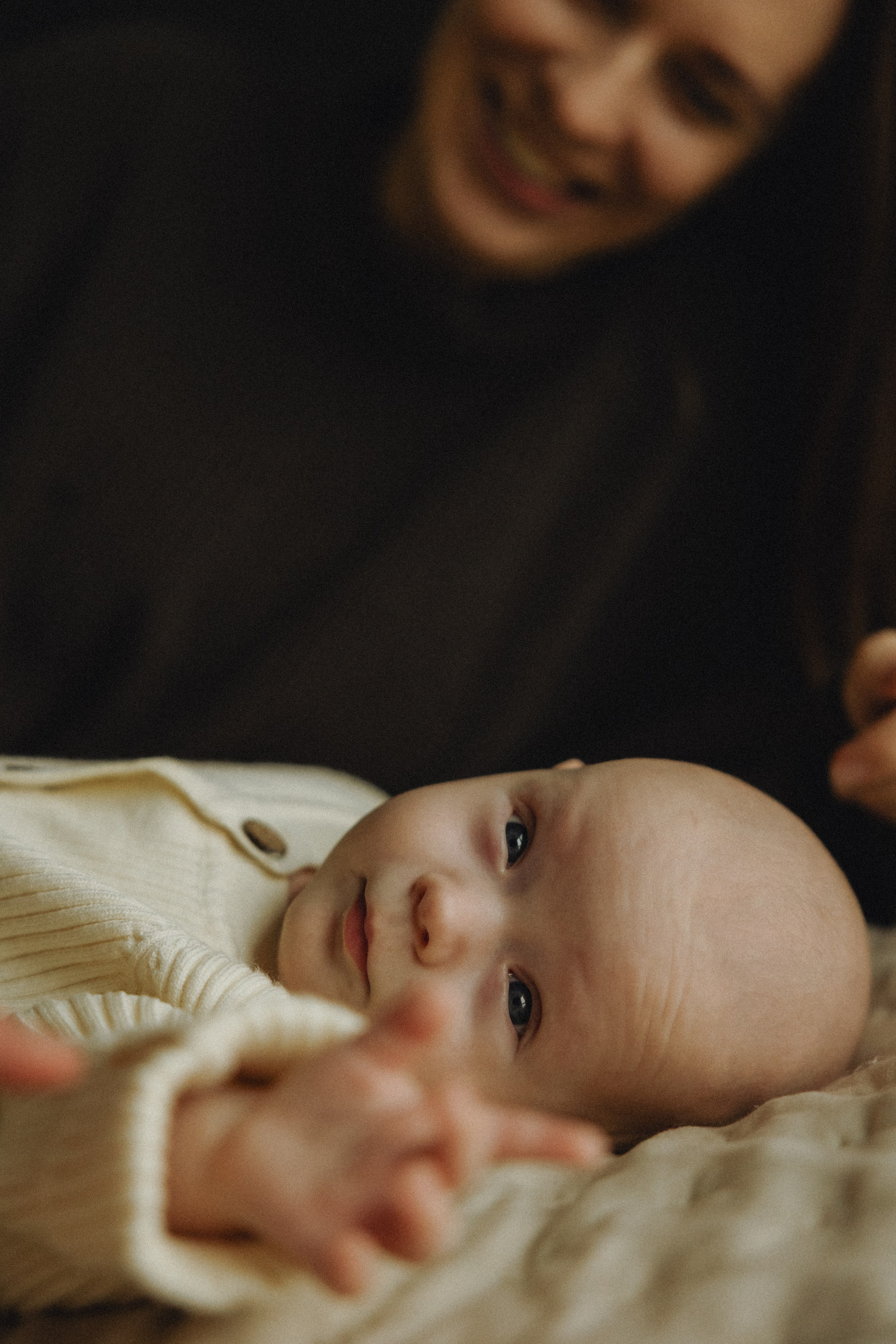 Naujagimio fotosesija namuose | 2025. Vestuvių ir šeimų fotografė Lena Bondarenko / belove photo