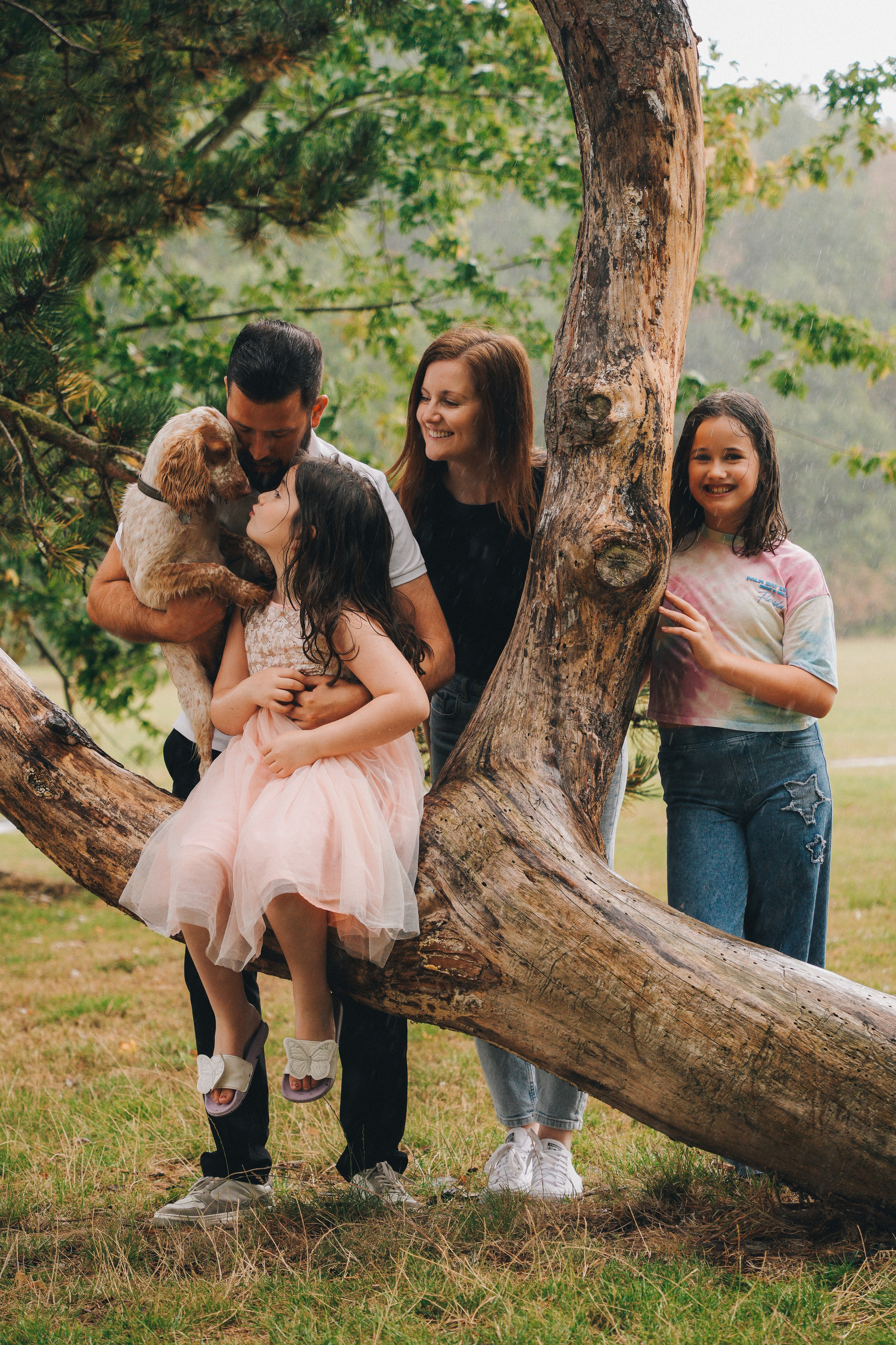 Family photo shoot in Solihull and Birmingham in green area 