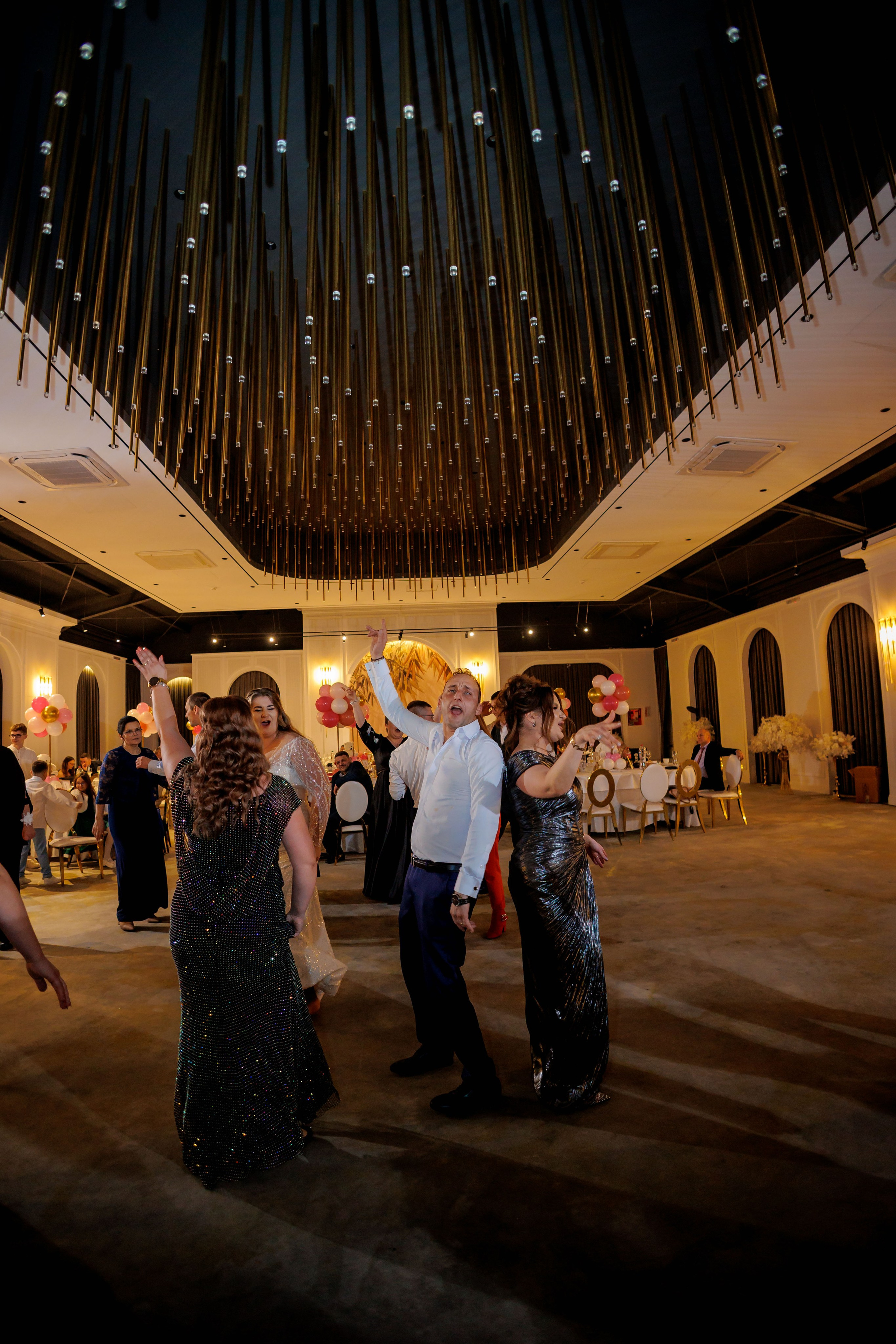 Povestea voastră, regizată de noi |Cristi Turculet Videograf Nuntă Suceava | wedding highlight. Servicii foto-video profesionale, pentru momente de neuitat