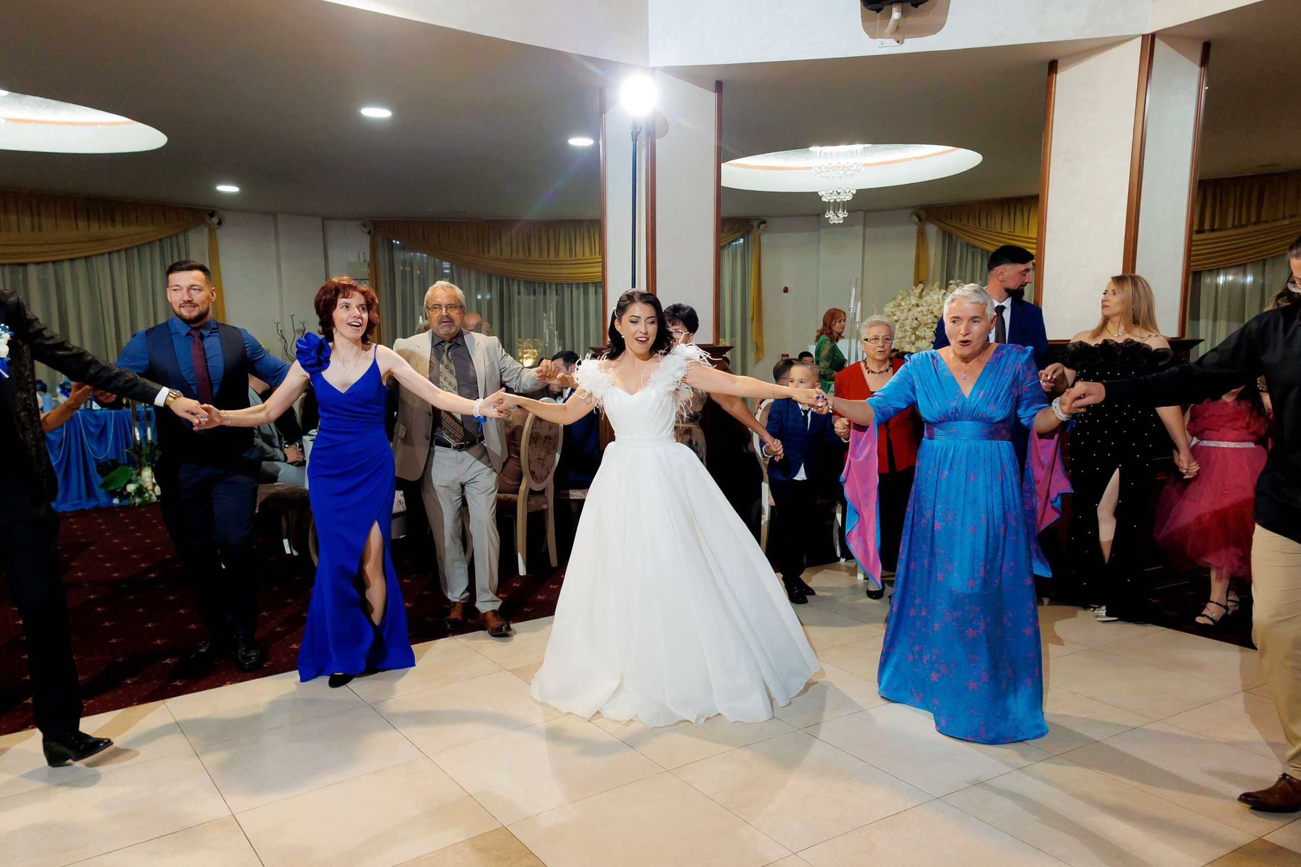 Loredana & Emilian – Ziua Nunții | Videografie - fotografie Botez Suceava, Iași, Botoșani. Servicii foto-video profesionale, pentru momente de neuitat