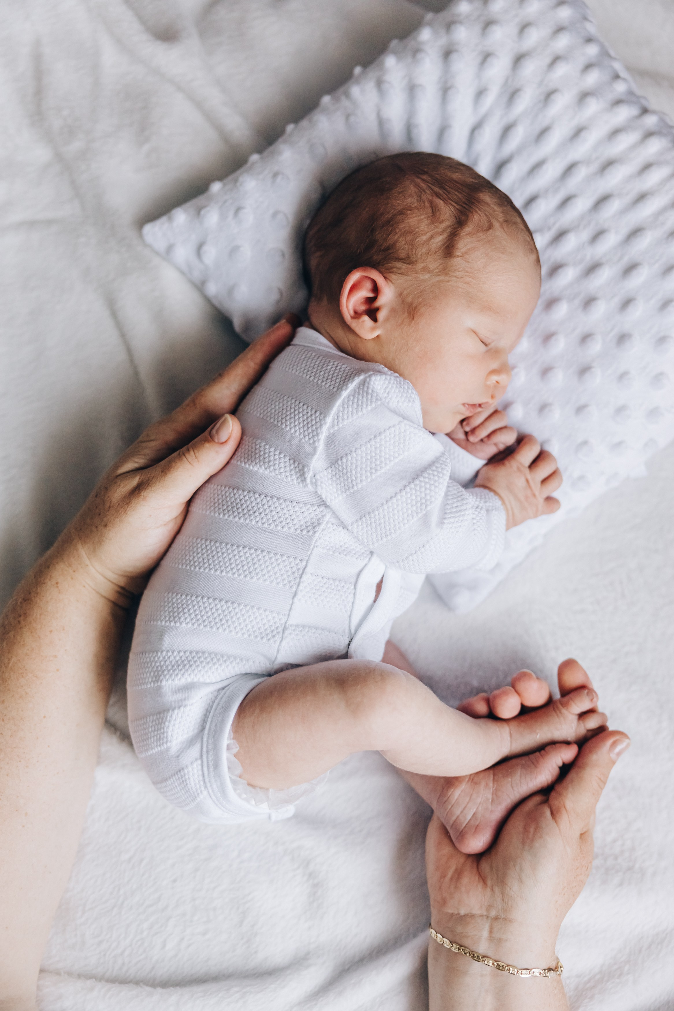 Welcome to the world. Lifestyle and Family Photographer in Pisek Oxana Telupilova