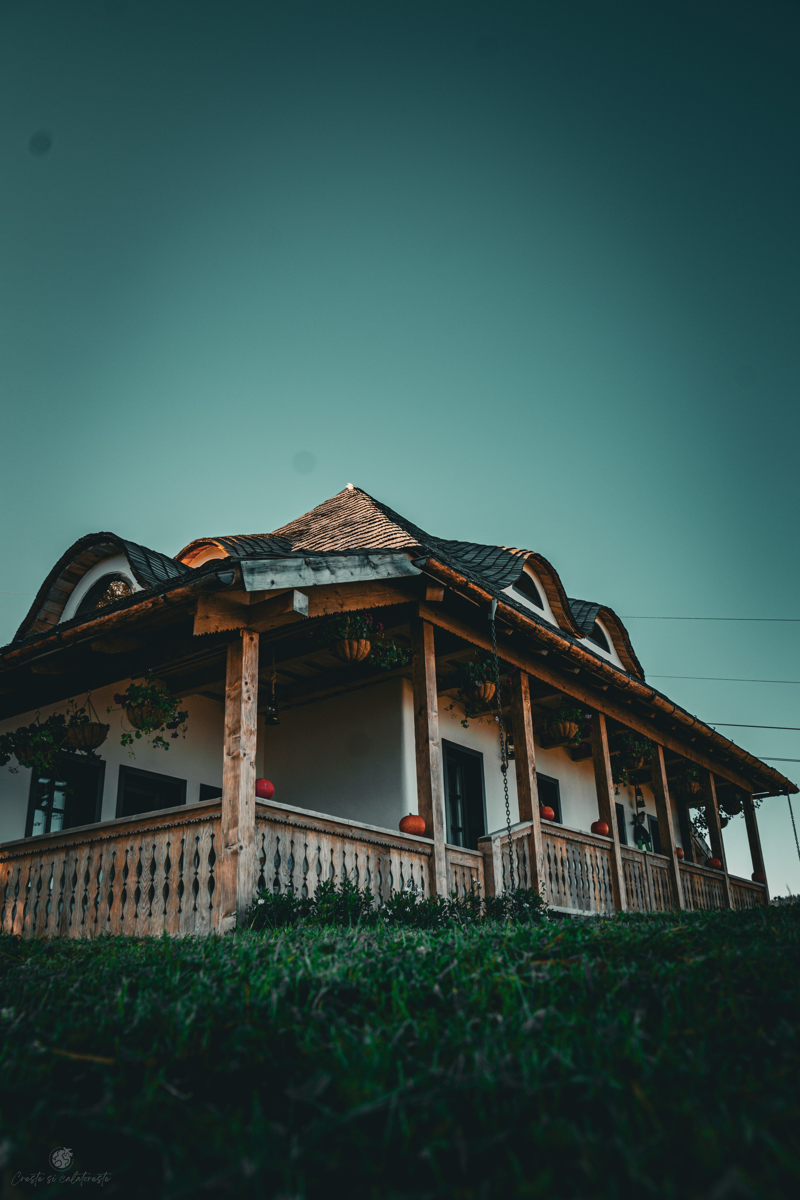 Casa de la Nuci. Creste si calatoreste