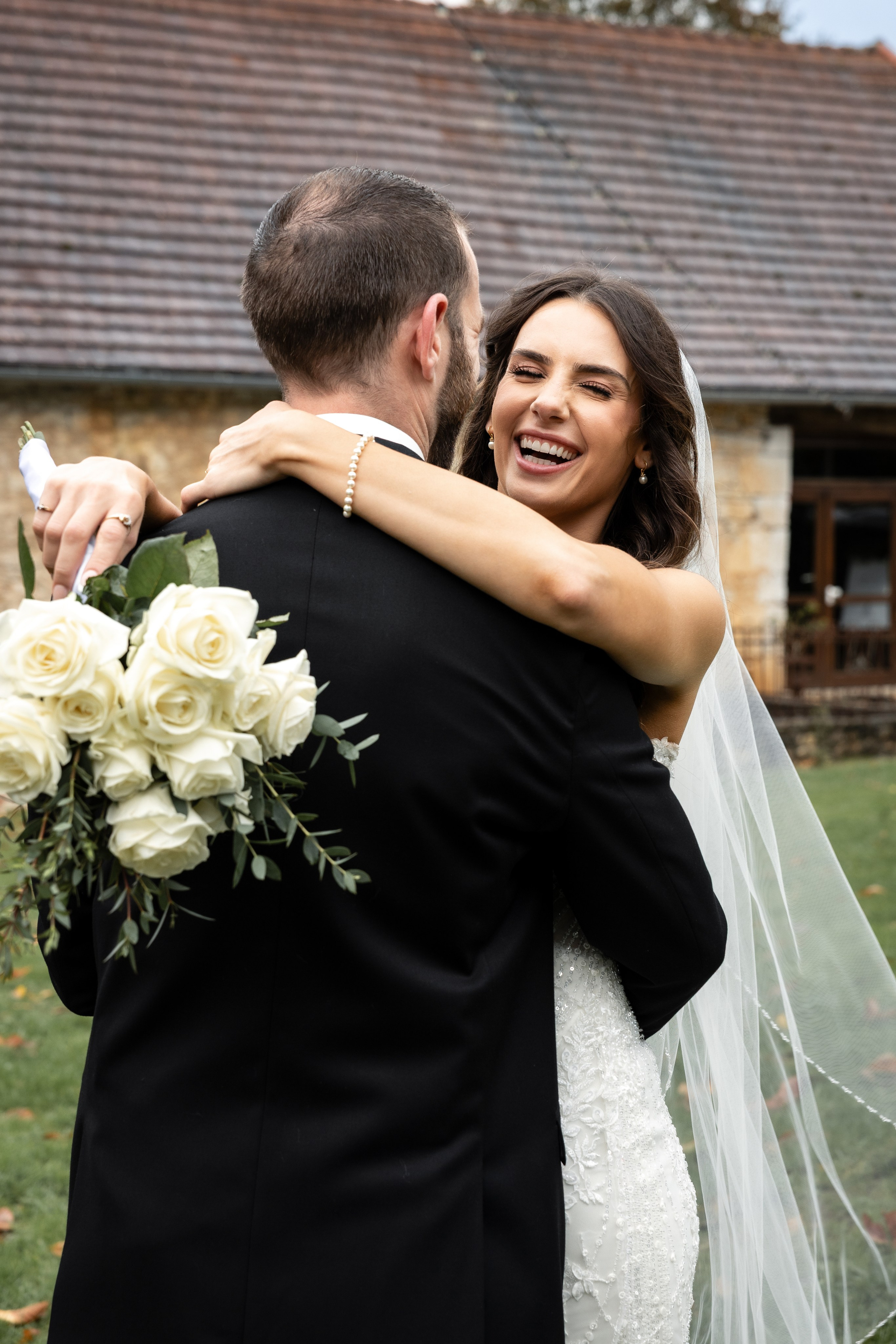 A romantic rainy-day wedding at Château Lagut. Eugénie Smirnova — photographe à Toulouse et dans le sud-ouest de la France