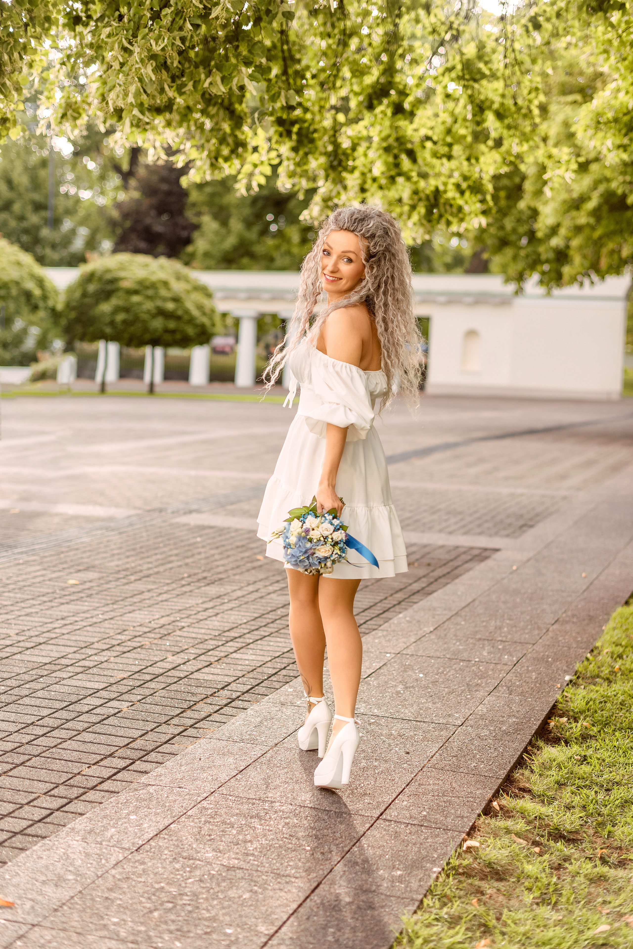 Свадебная прогулка по значимым местам Вильнюса. Семейный фотограф и фотограф новорожденных в Вильнюсе Ирина Беленкевич