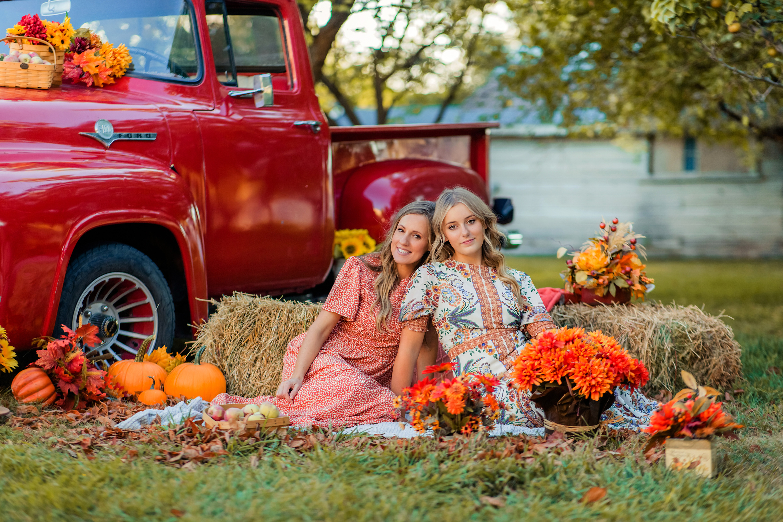 Fall minis. Wedding photographer Utah. Weddings, Families, Portraits