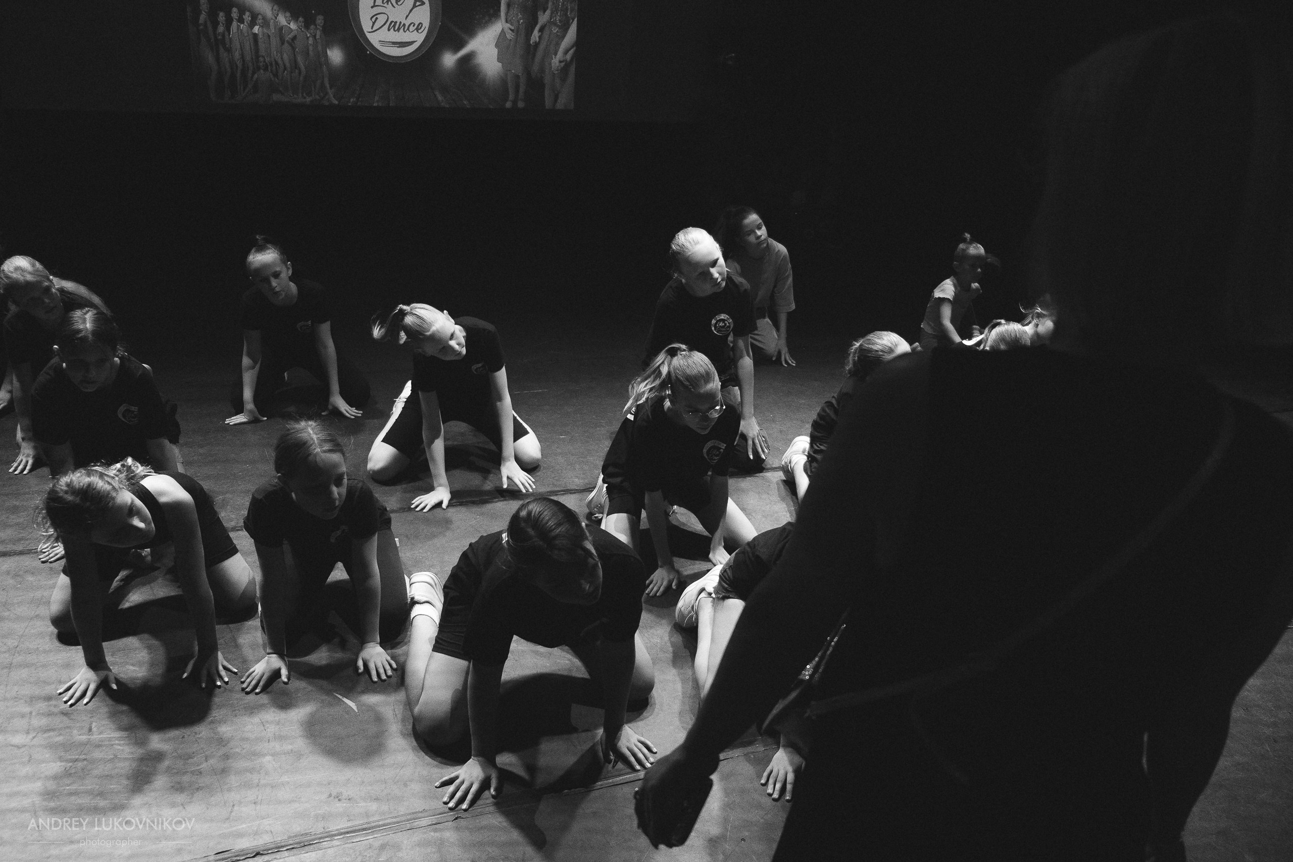 Entre bastidores del concierto final de Like Dance: momentos brillantes tras las cámaras
