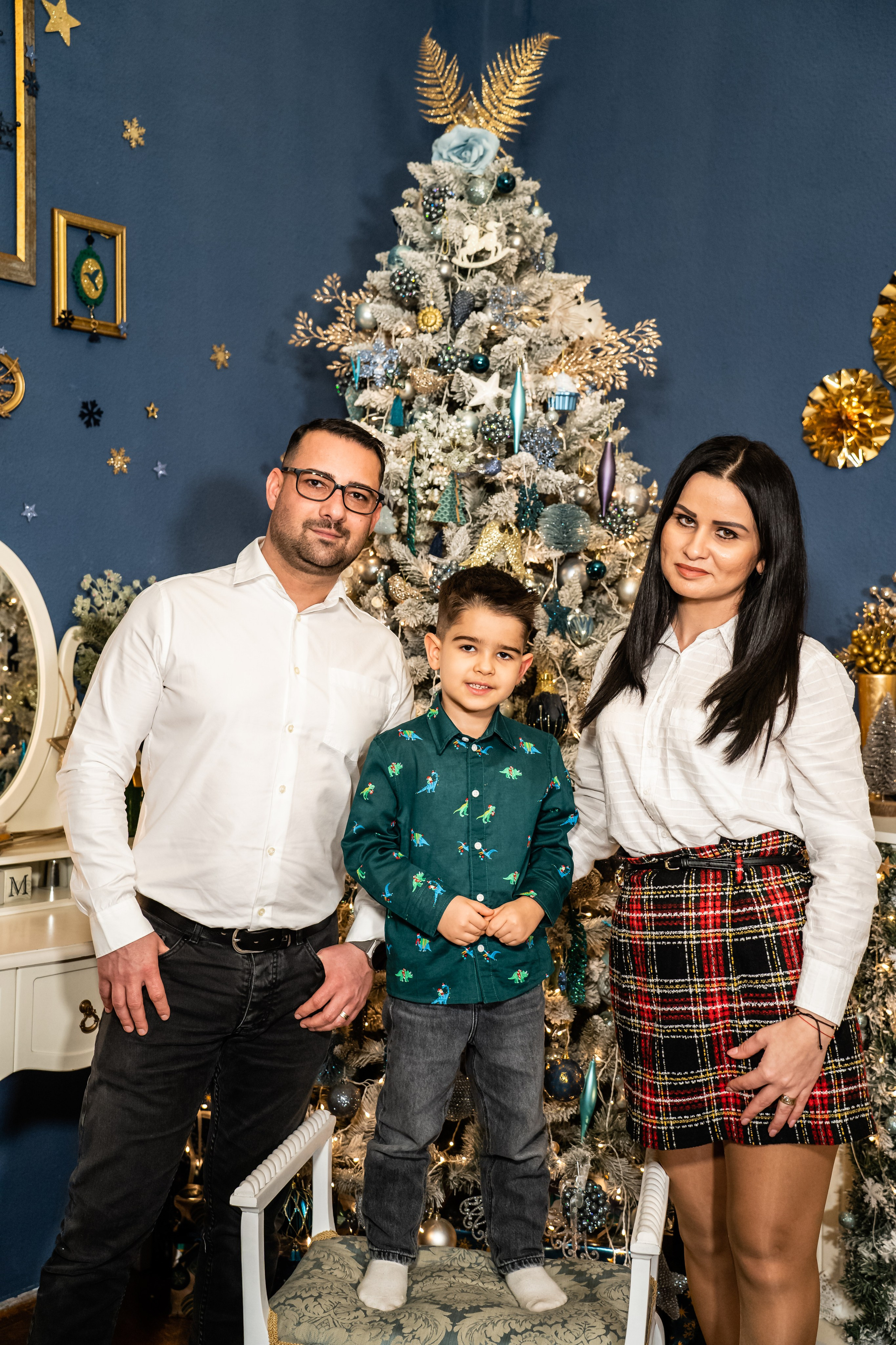 Matei and family. Acasă