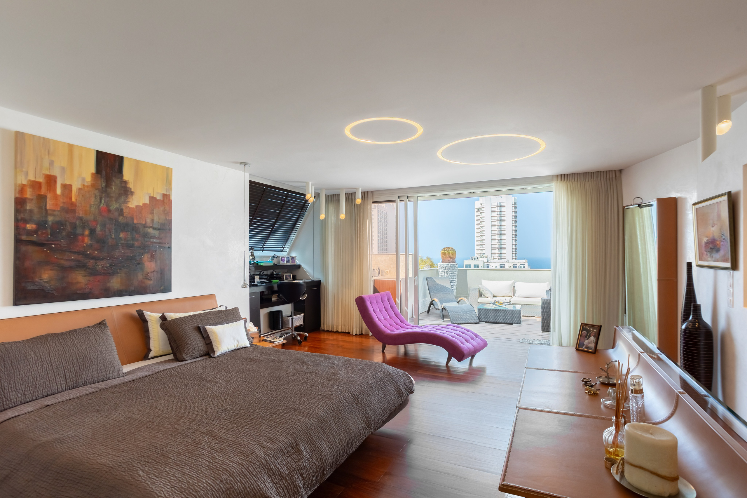 Photographer of property interiors in Israel for Booking and Airbnb