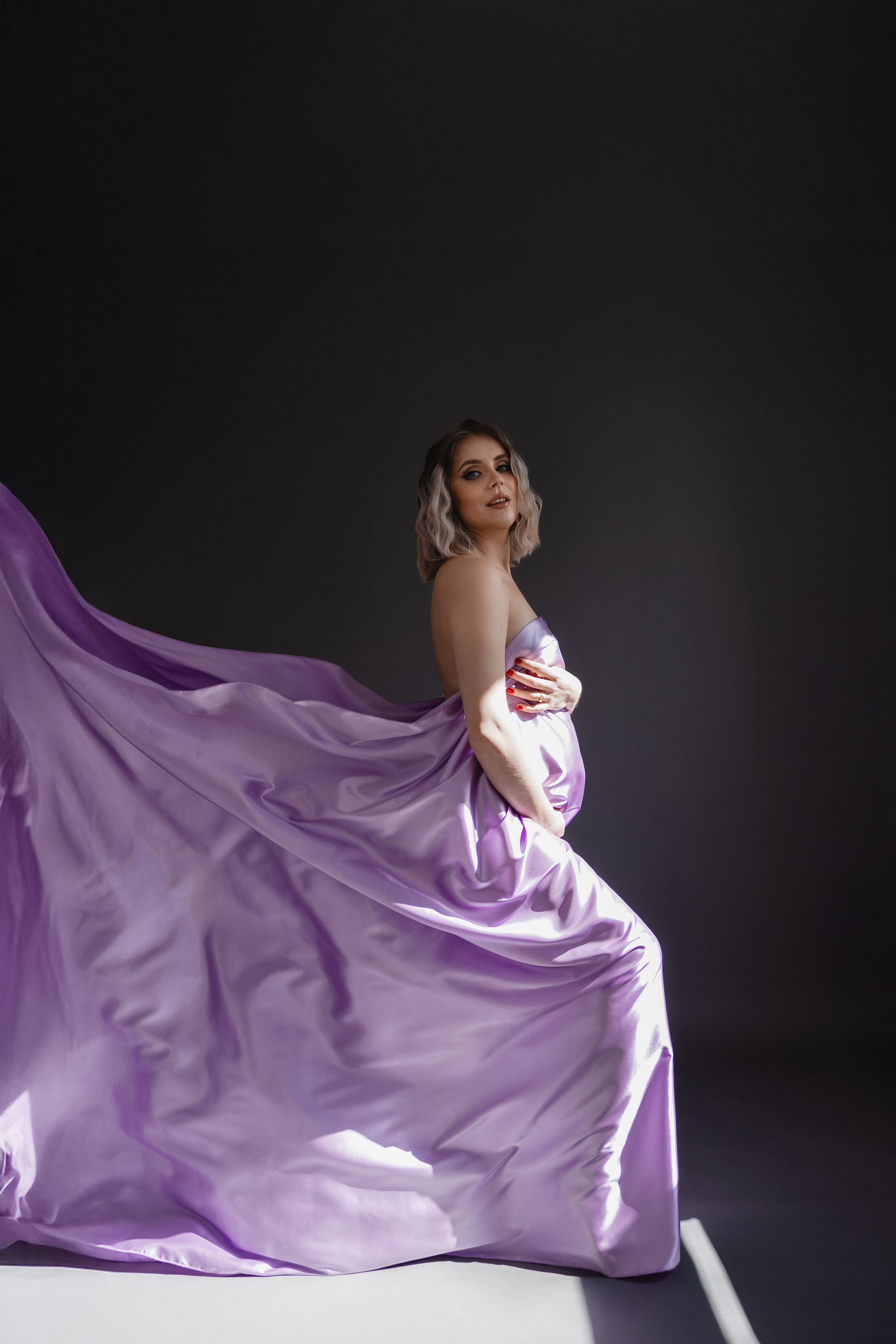 Babybauch Shooting im Fotostudio | Schwangerschaftsfotos in Bochum. Hochzeitsfotografin Bochum | Halyna Reiche Fotografie NRW