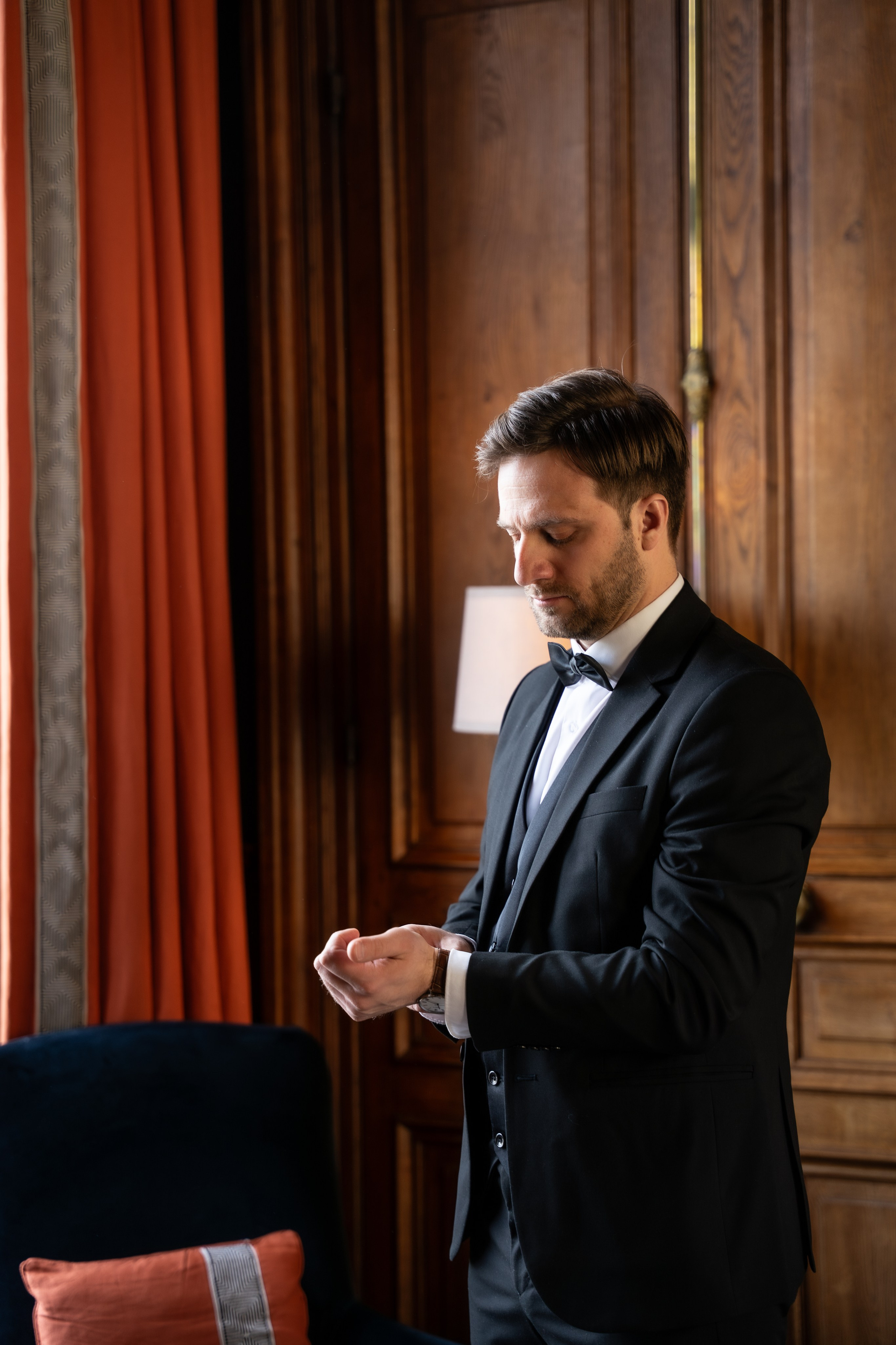 Chateau elopement inspiration. Wedding photographer in Paris Oksana Shum