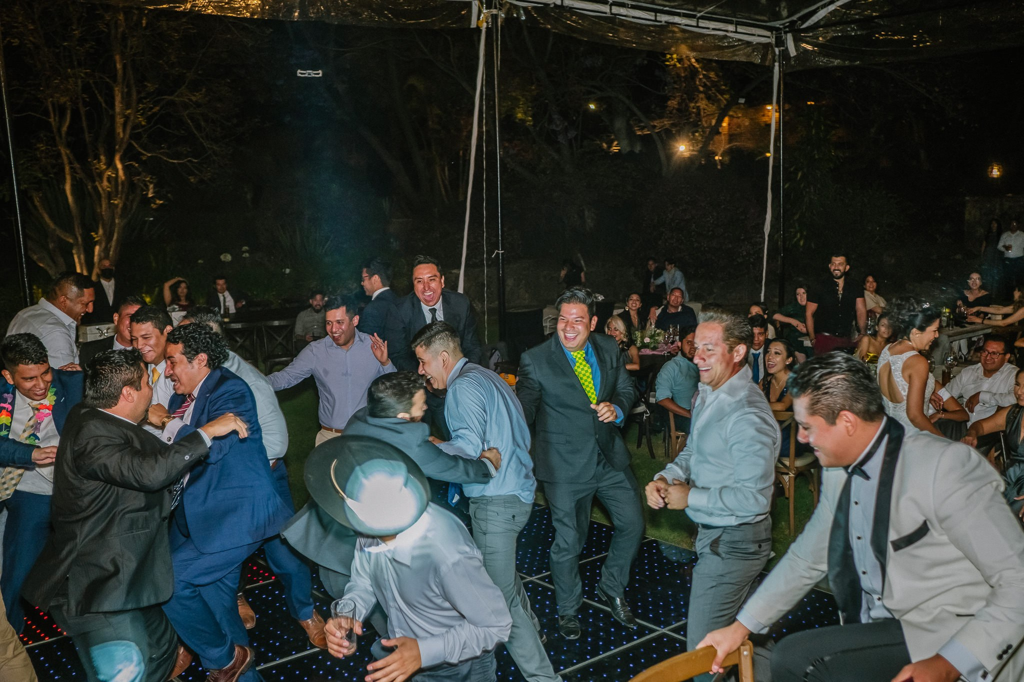 Yenisel & Raul / Tepoztlan. Wedding and family photographer in Mexico City