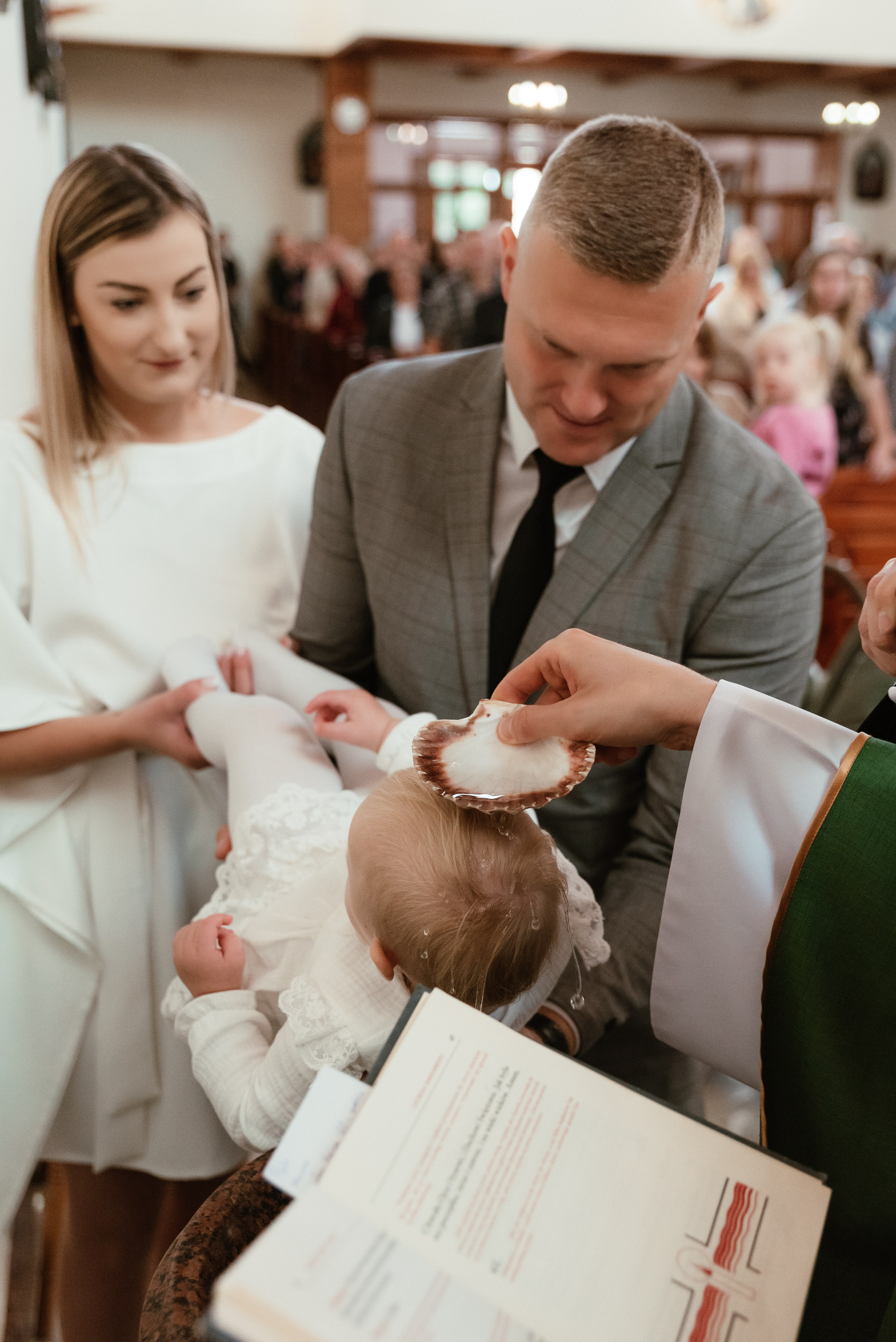 Chrzest Pola. Eugene Save – Fotograf Ślubny i Rodzinny | Warszawa i Cała Polska