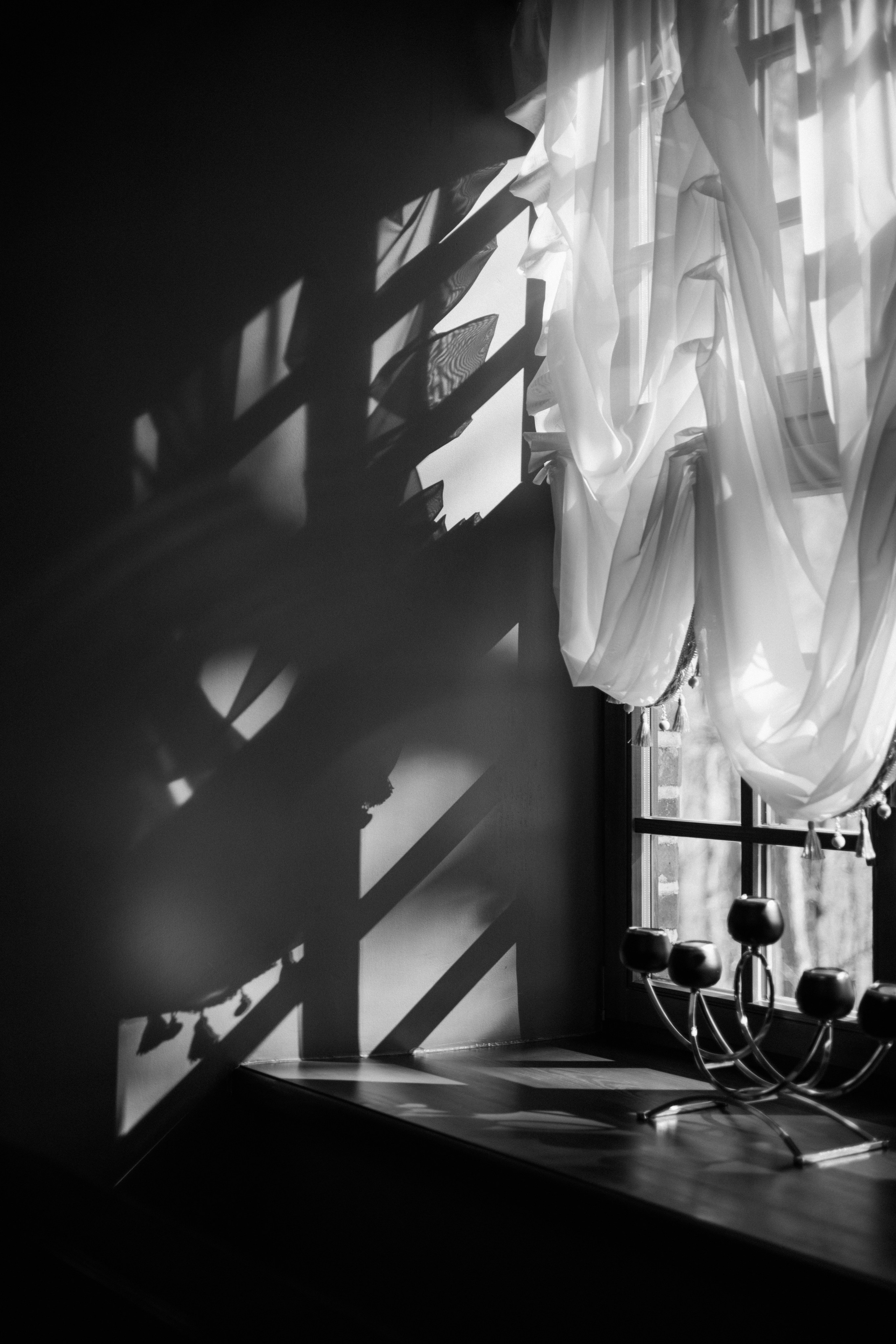 Monika ir Vytautas — miestu alsuojanti trumpa jaunųjų fotosesija Kaune