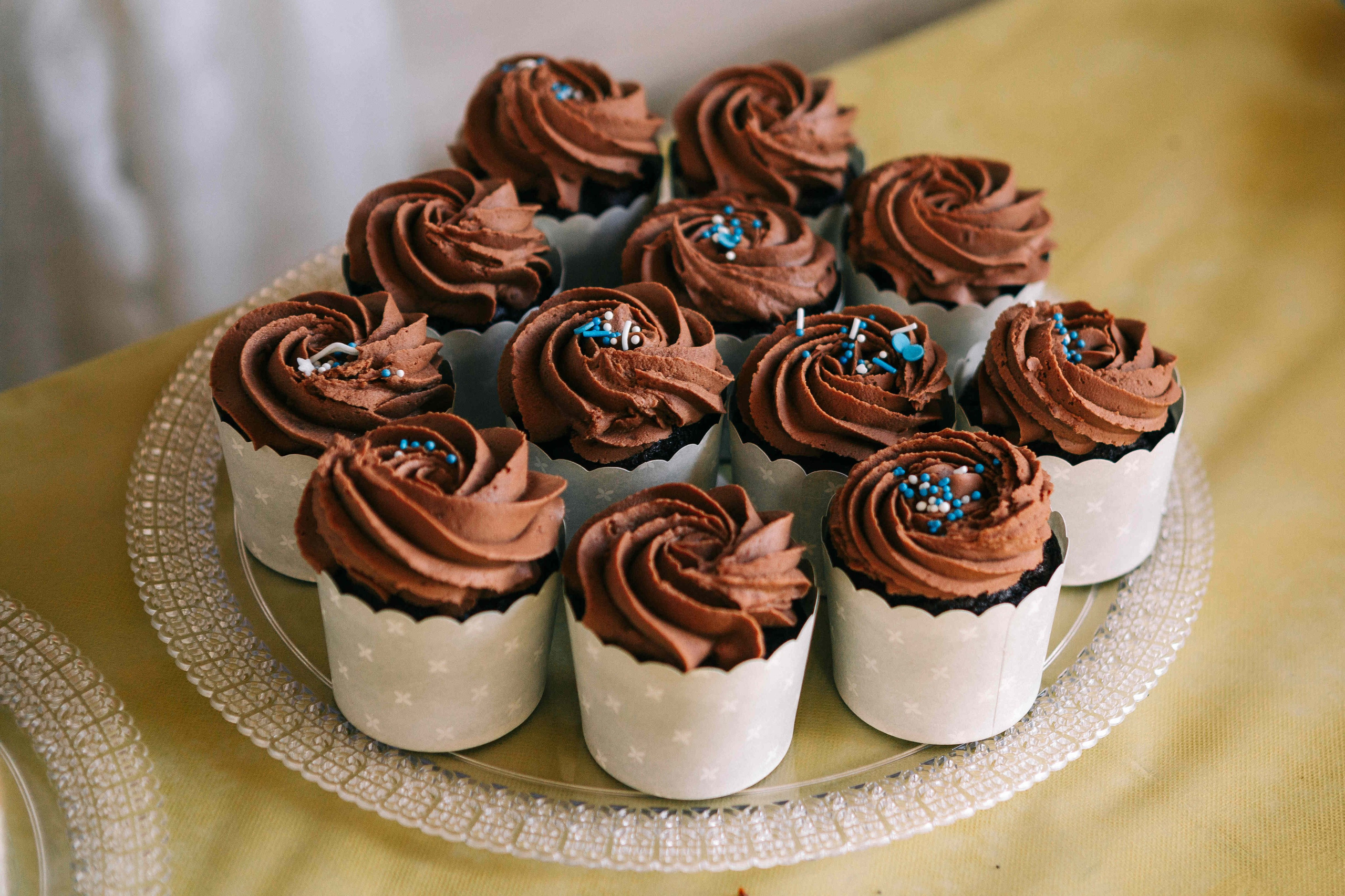 BRITH MILA IN THE SMALL SYNAGOGUE. PHOTOGRAPHER IN ISRAEL