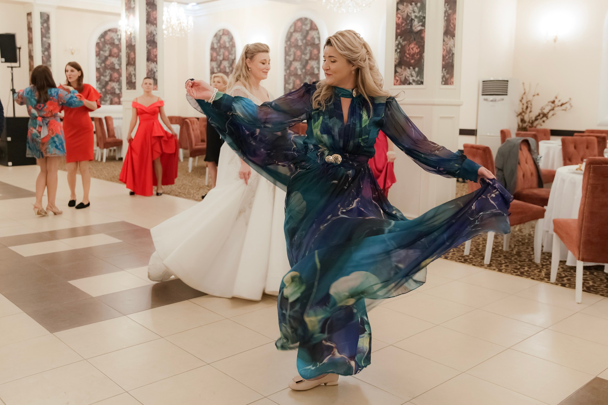 Mihai & Oana. Servicii foto-video profesionale, pentru momente de neuitat