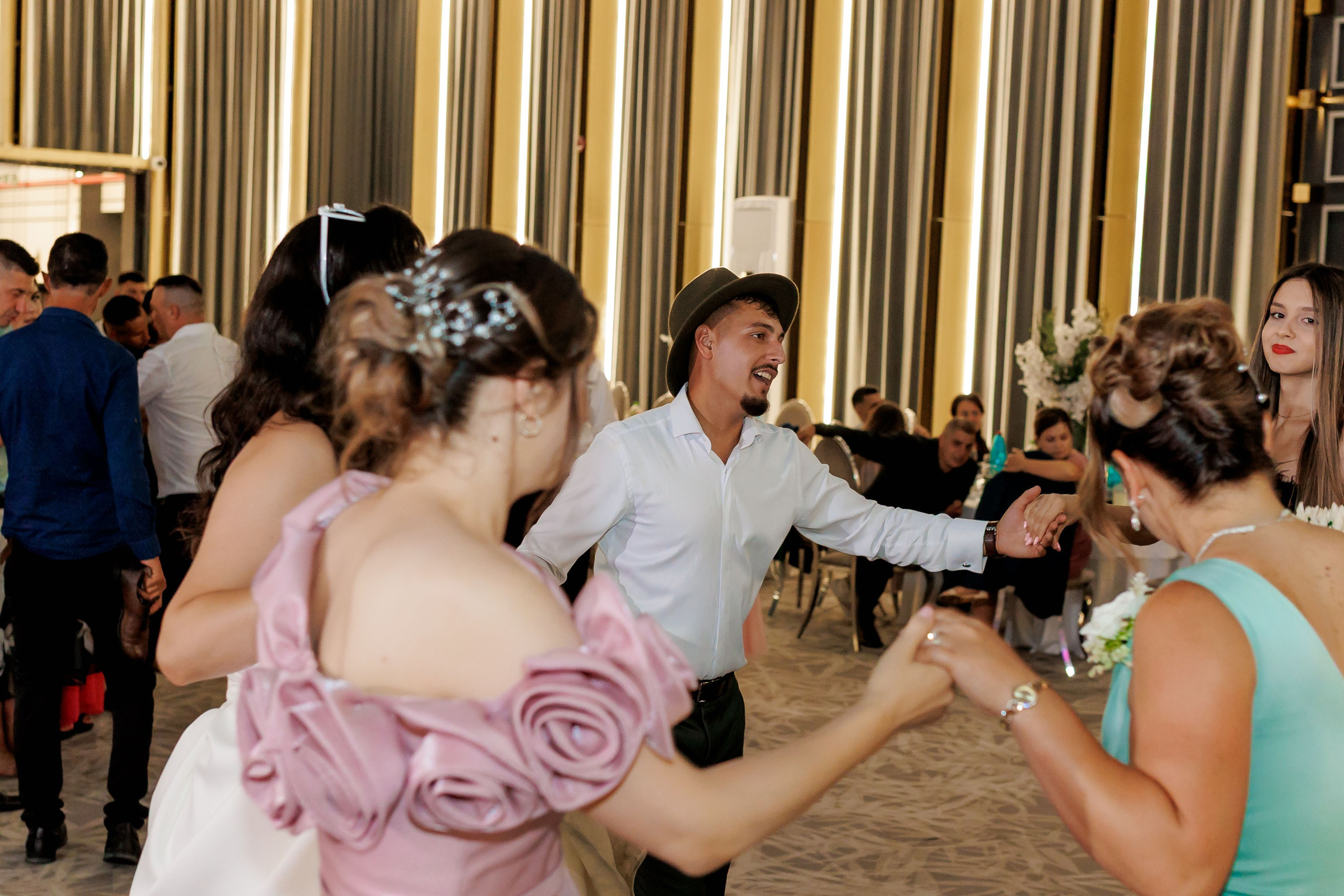 Nunta Nicoleta & Răzvan | Fotografie & Videografie Profesională. Servicii foto-video profesionale, pentru momente de neuitat