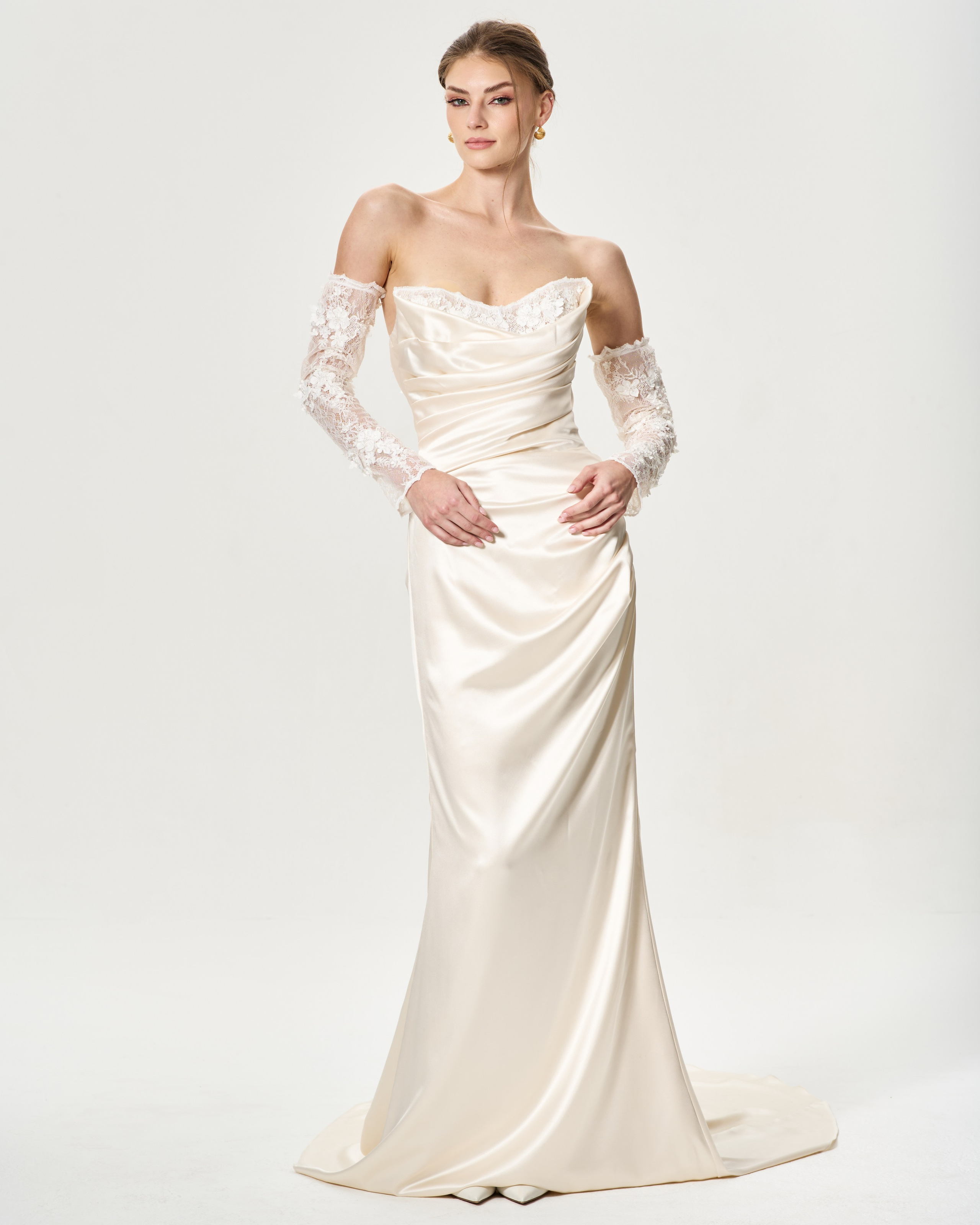 E-COMMERCE FASHION. Dubai photographer Anastasiia.dxb — portrait, fashion and brand photoshoots. Professional photographer for personal and commercial projects