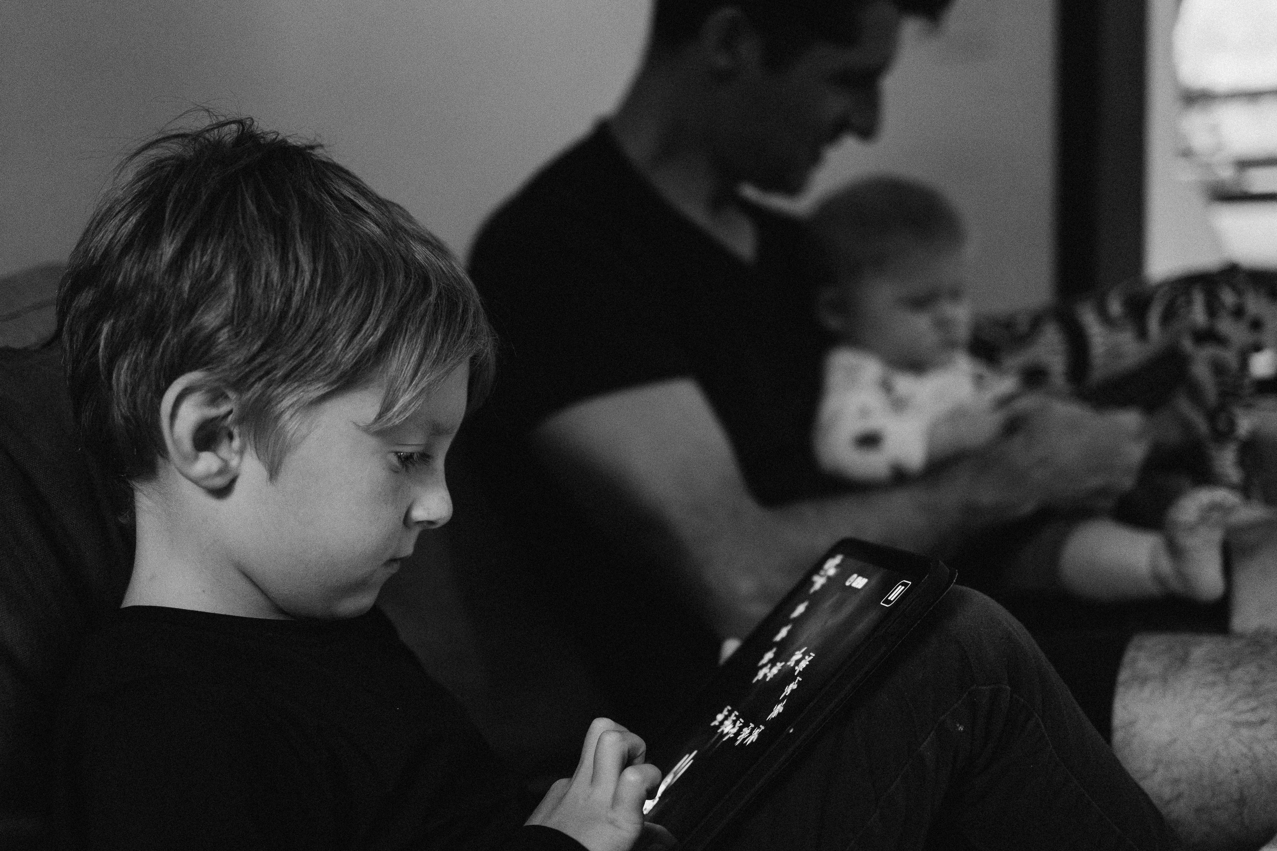 Yulia’s & Misha’s BIG family. Fotografa documental de familia e nascimento em Florianópolis SC Daria Ermolaev