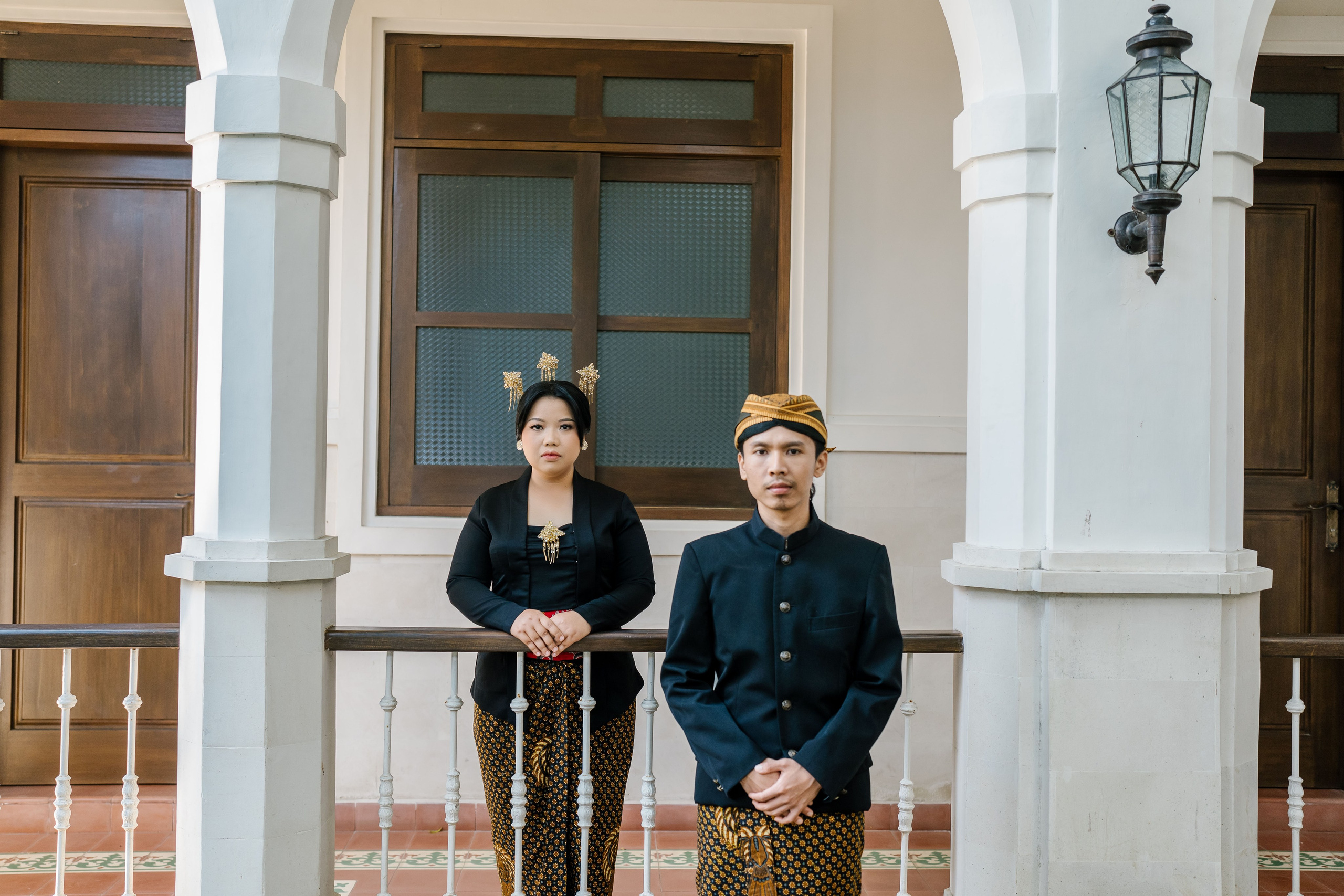 Prewedding Photo Shoot with Javanese style. Female Photographer in Bali