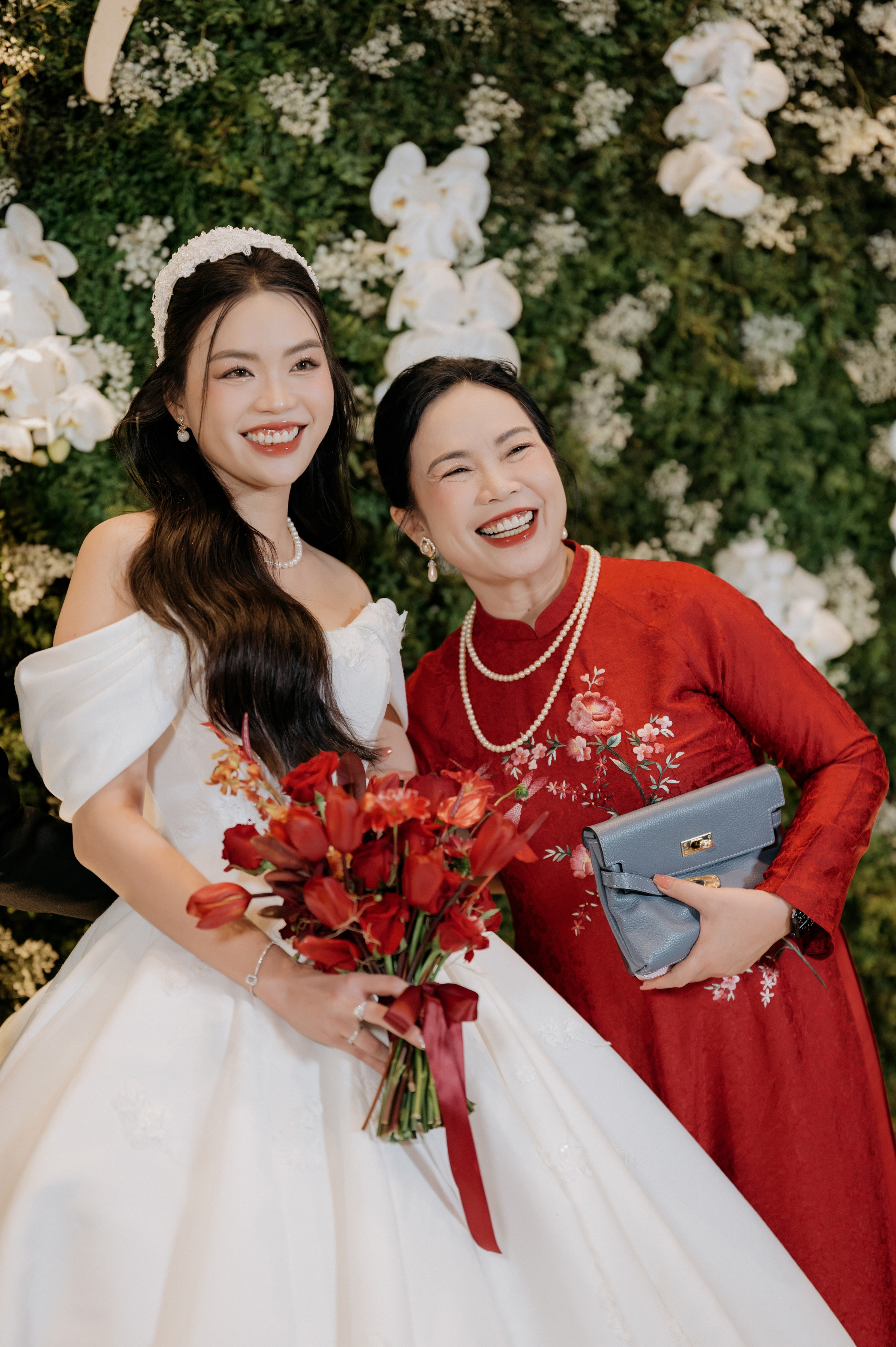 DAT & TU / Wedding Party. Saigon Wedding Present | Art Beyond Moments