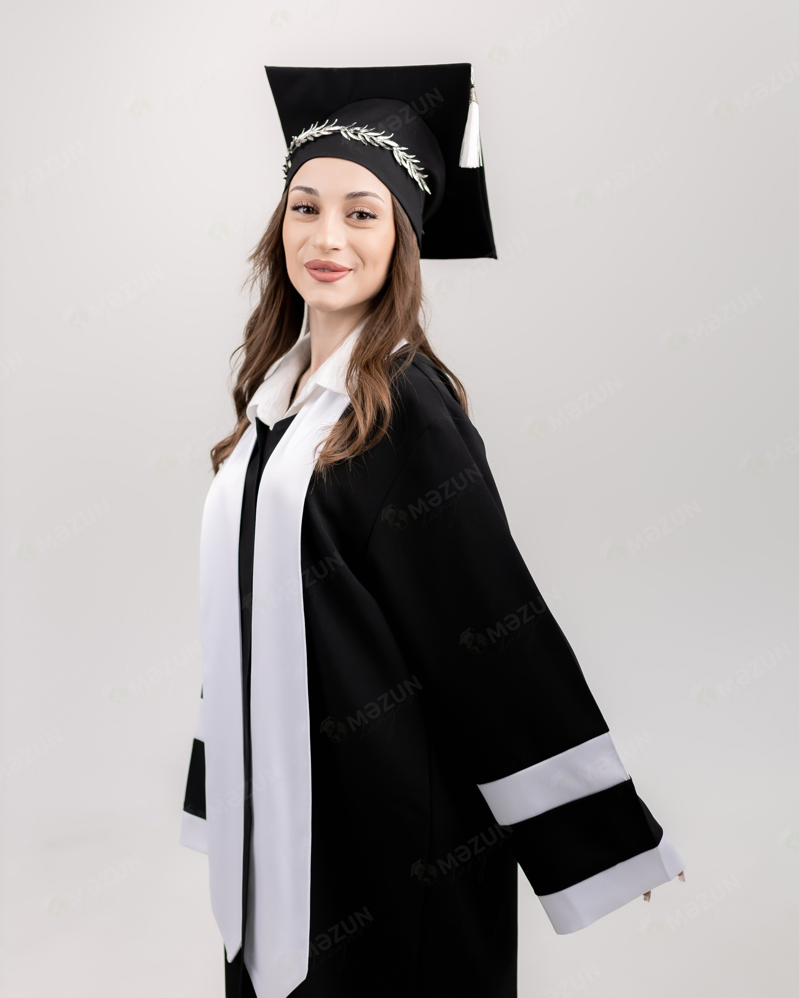 Qara İki Xətt. Məzun geyimləri və akssesuarları